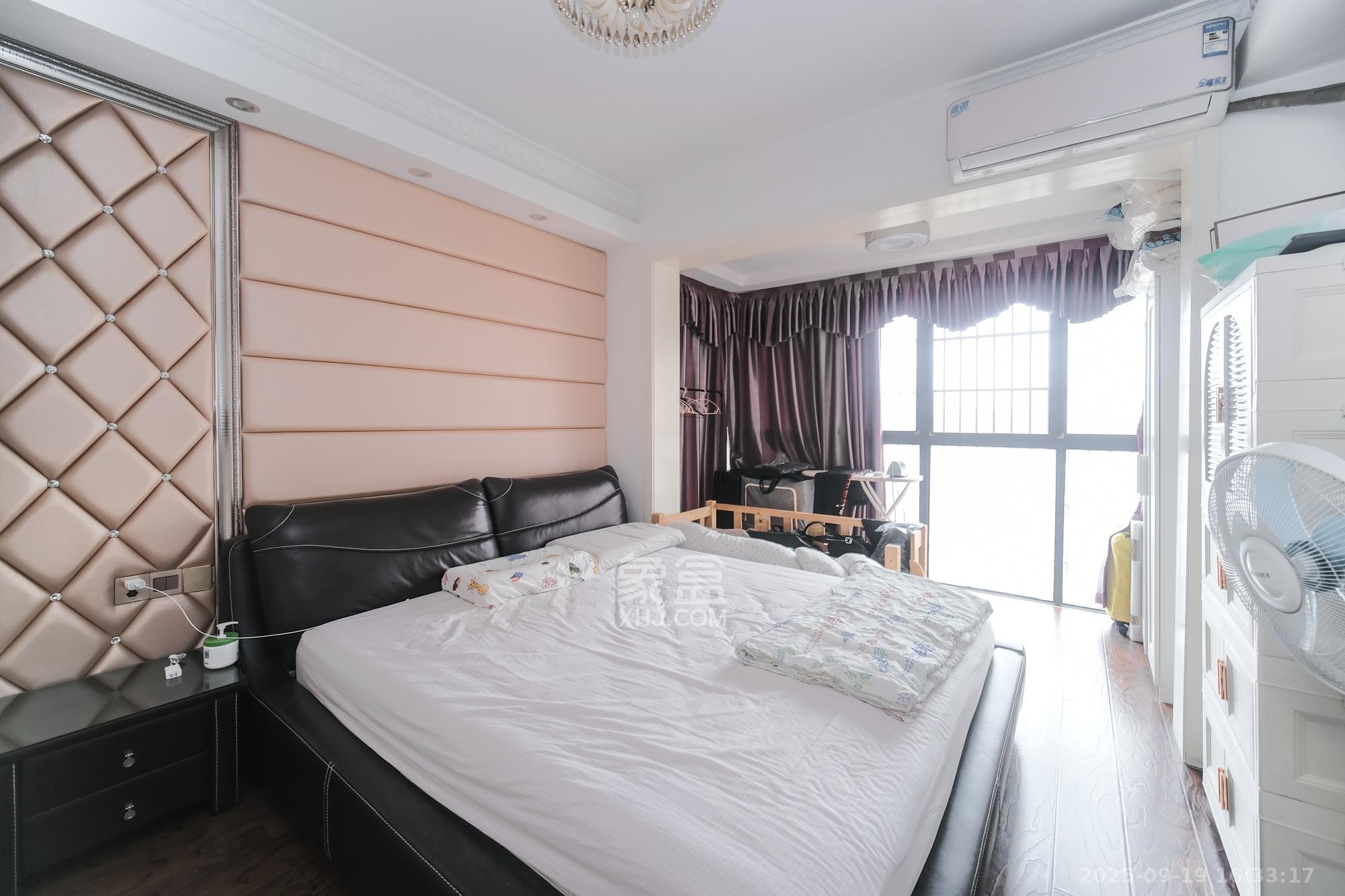 山水湾  3室2厅2卫    68.8万卧室