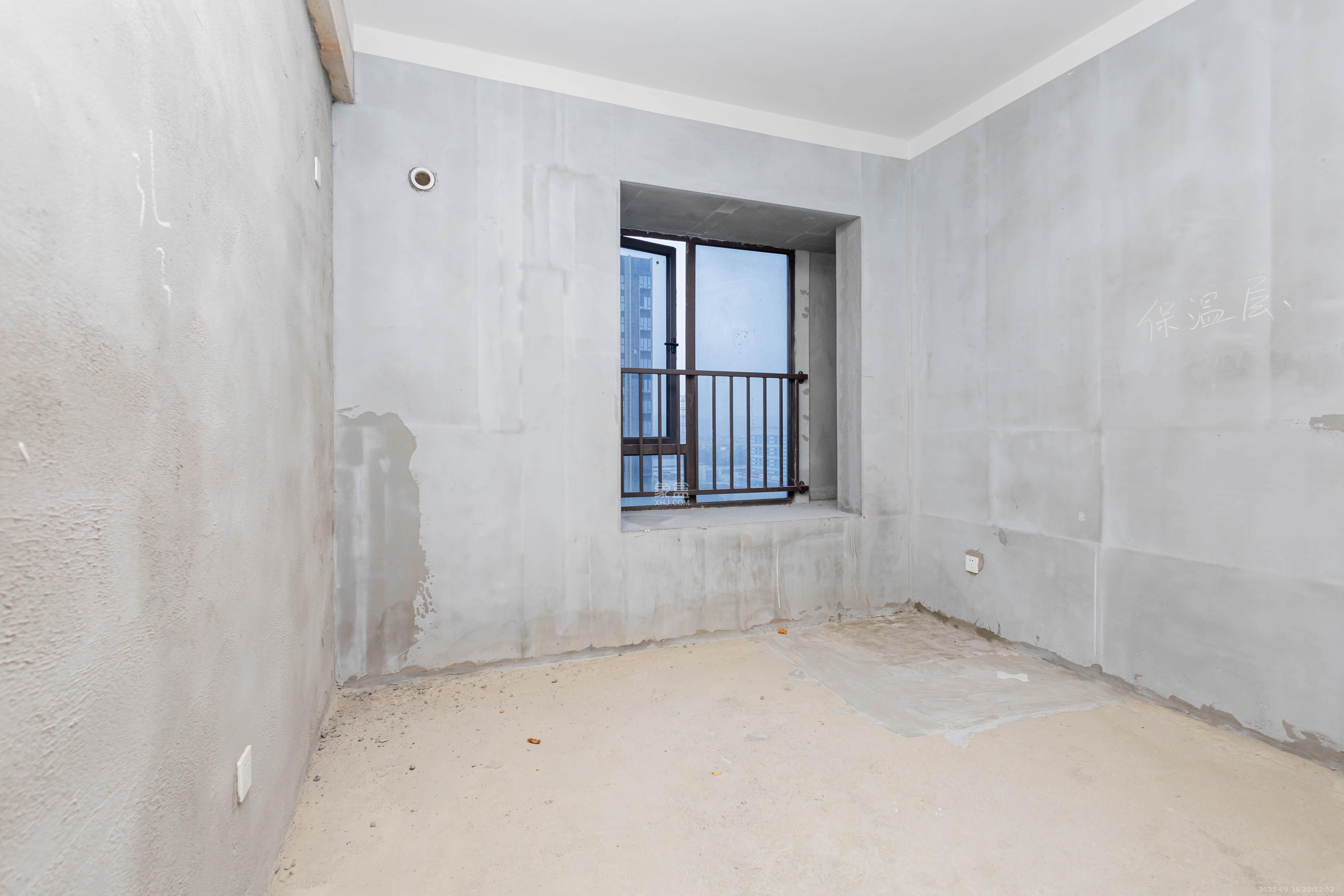 湘域芯城一期  3室2厅2卫    111.0万 湘域芯城一期  3室2厅2卫    111.0万卧室