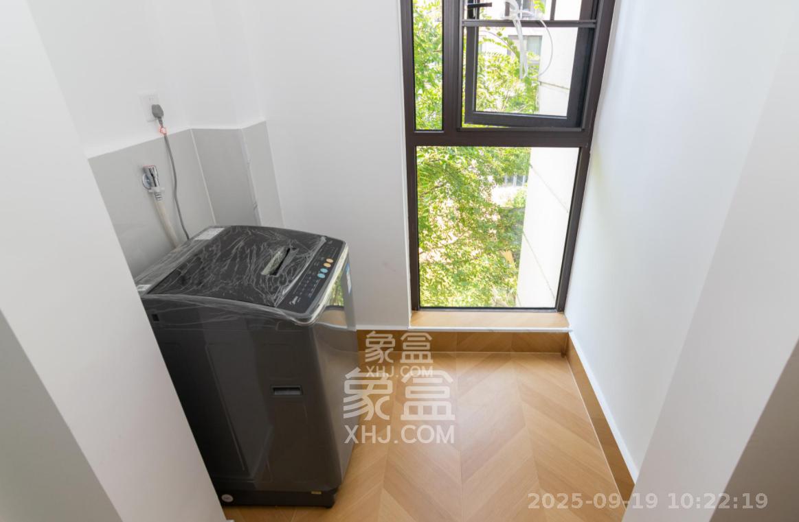 金地三千府(金地湖山樾、金地自在城) 3室2厅2卫 2000.0元/月 金地三千府(金地湖山樾、金地自在城) 3室2厅2卫 2000.0元/月室内图