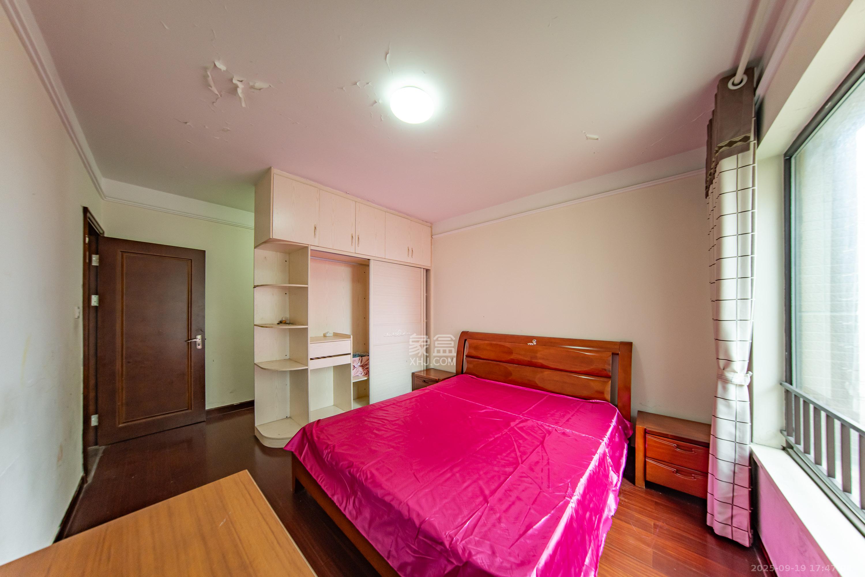 中海国际三期  4室2厅2卫    2500.0元/月室内图