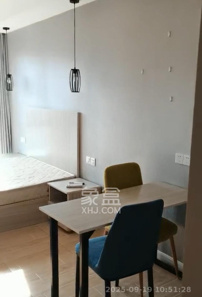 中建芙蓉工社 1室1厅1卫 1300.0元/月 中建芙蓉工社 1室1厅1卫 1300.0元/月室内图