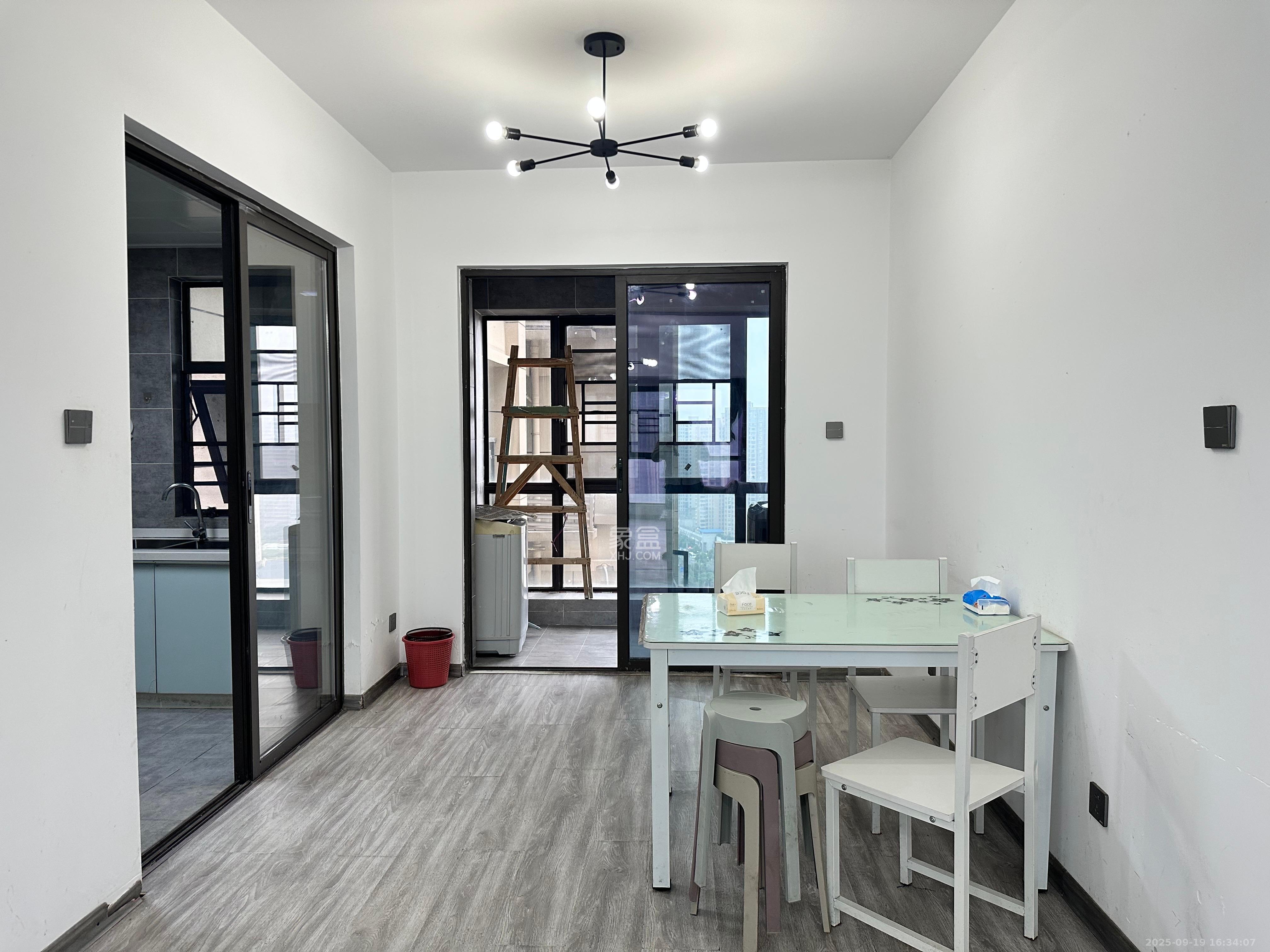 润和滨江府 4室2厅2卫 2400.0元/月 润和滨江府 4室2厅2卫 2400.0元/月室内图