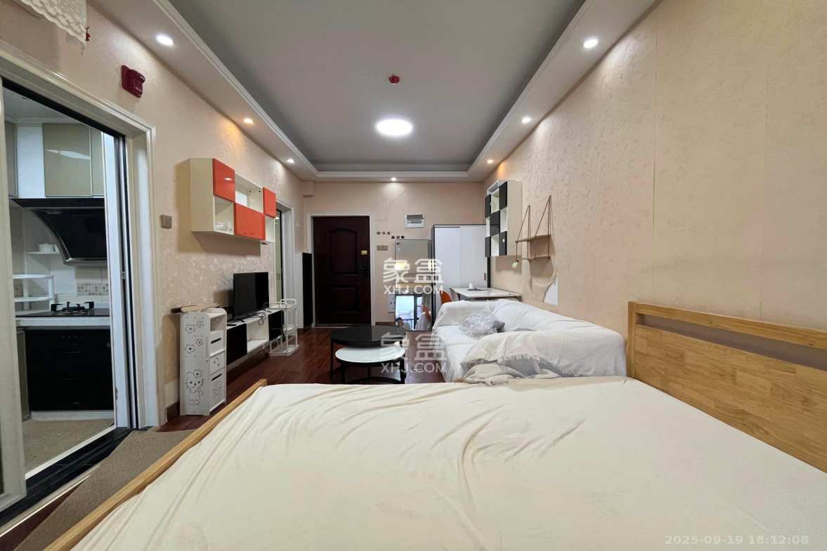 荣悦台 1室1厅1卫 1800.0元/月 荣悦台 1室1厅1卫 1800.0元/月室内图