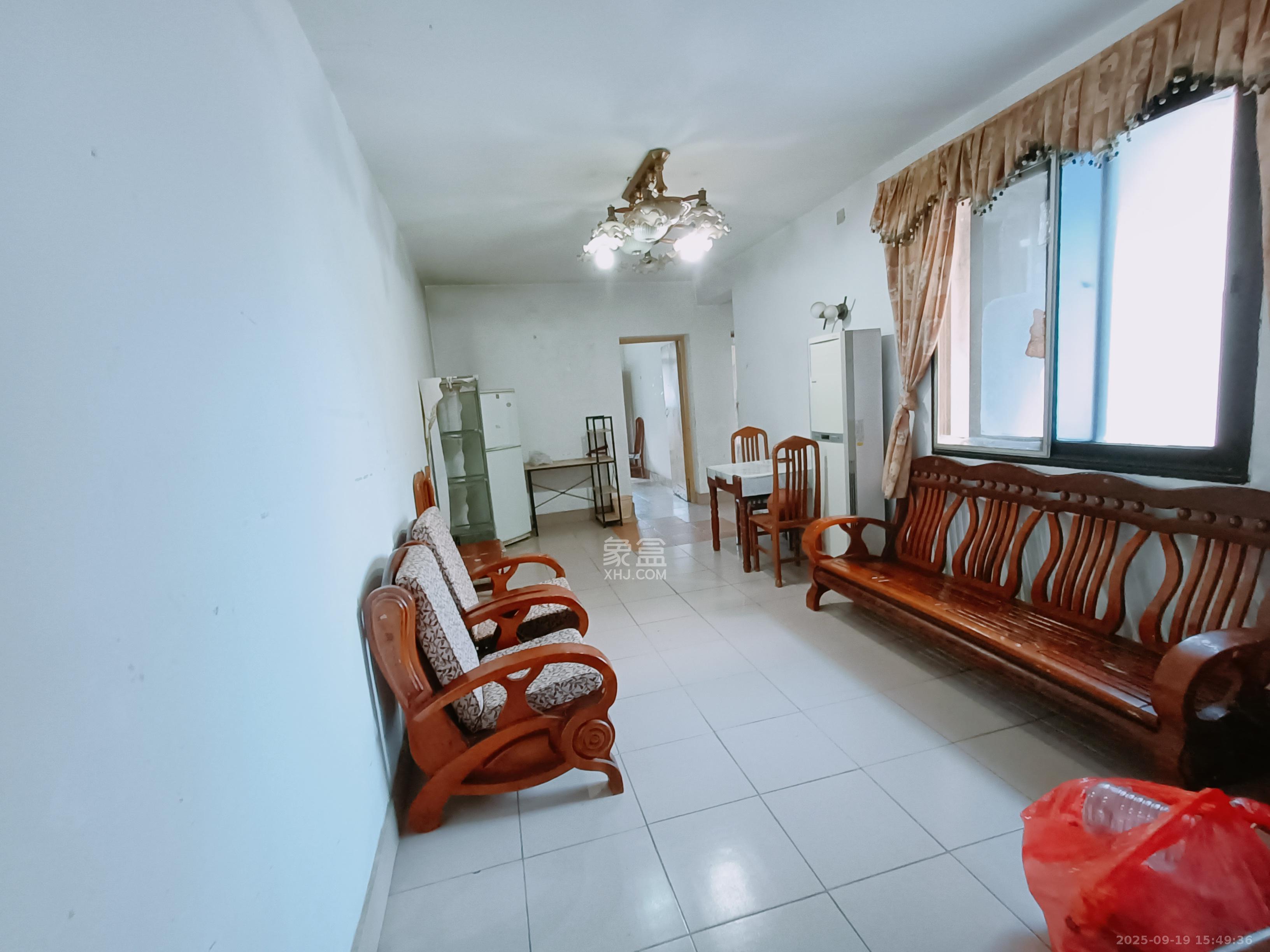 左家塘印刷厂宿舍(人印宿舍) 2室1厅1卫 1100.0元/月 左家塘印刷厂宿舍(人印宿舍) 2室1厅1卫 1100.0元/月室内图