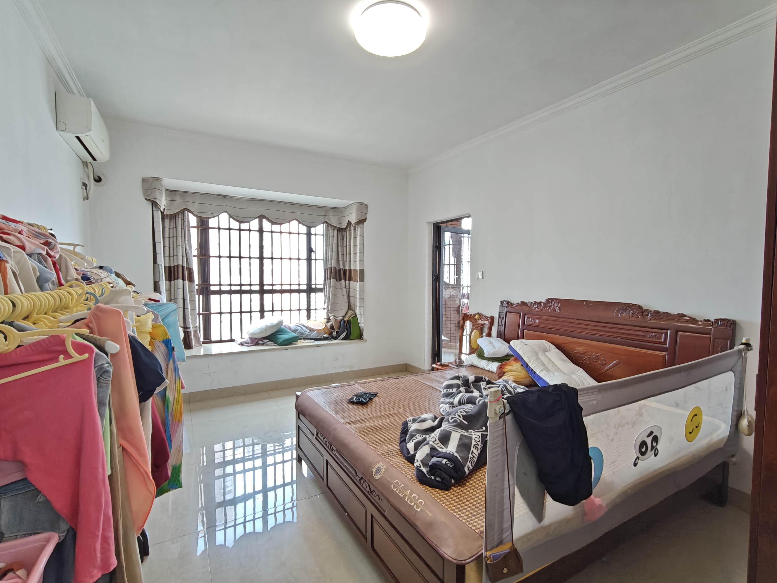 海悦东方 2室2厅1卫 155.0万 海悦东方 2室2厅1卫 155.0万客厅