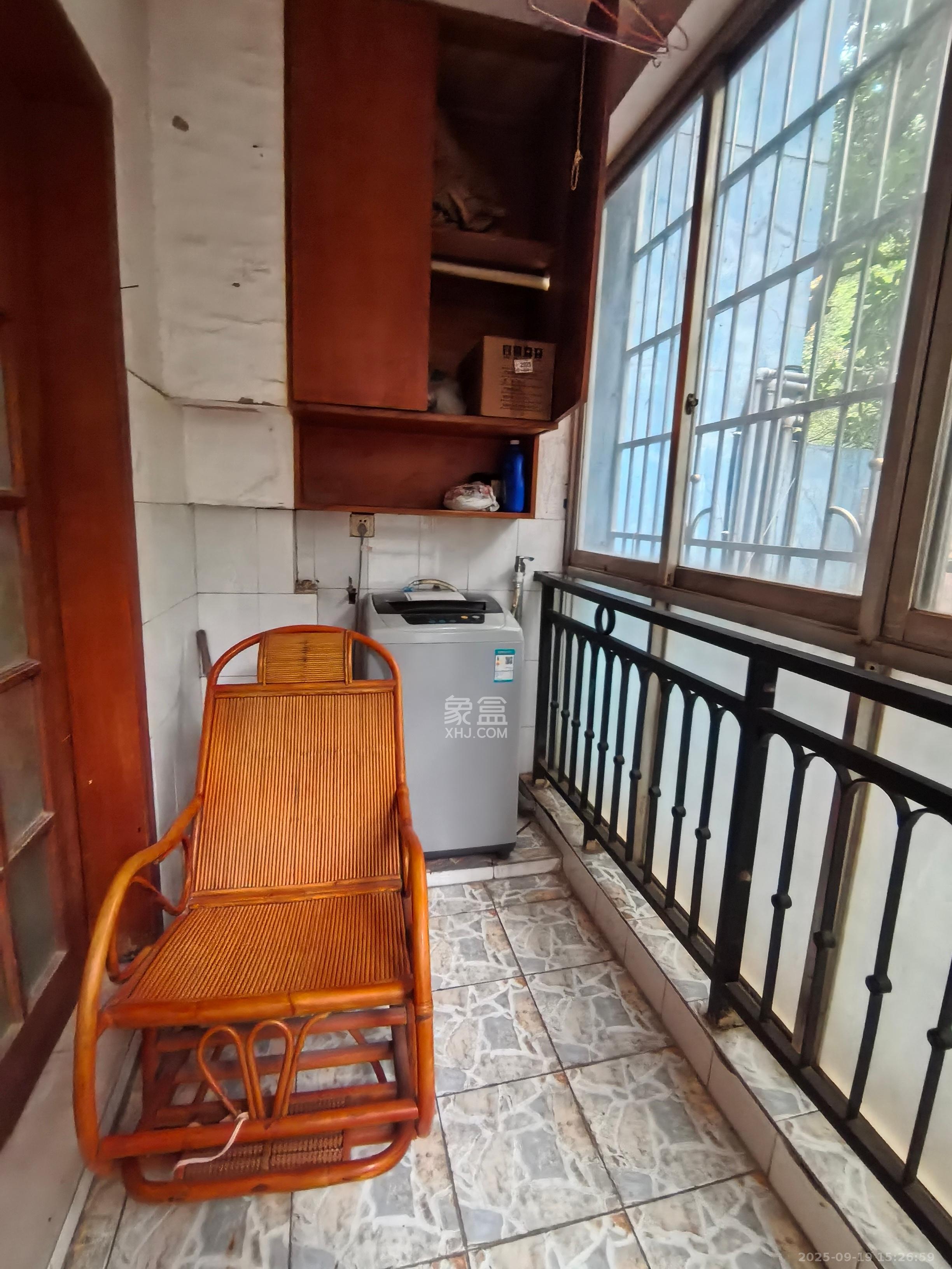 新星小区 2室2厅1卫 1450.0元/月 新星小区 2室2厅1卫 1450.0元/月室内图