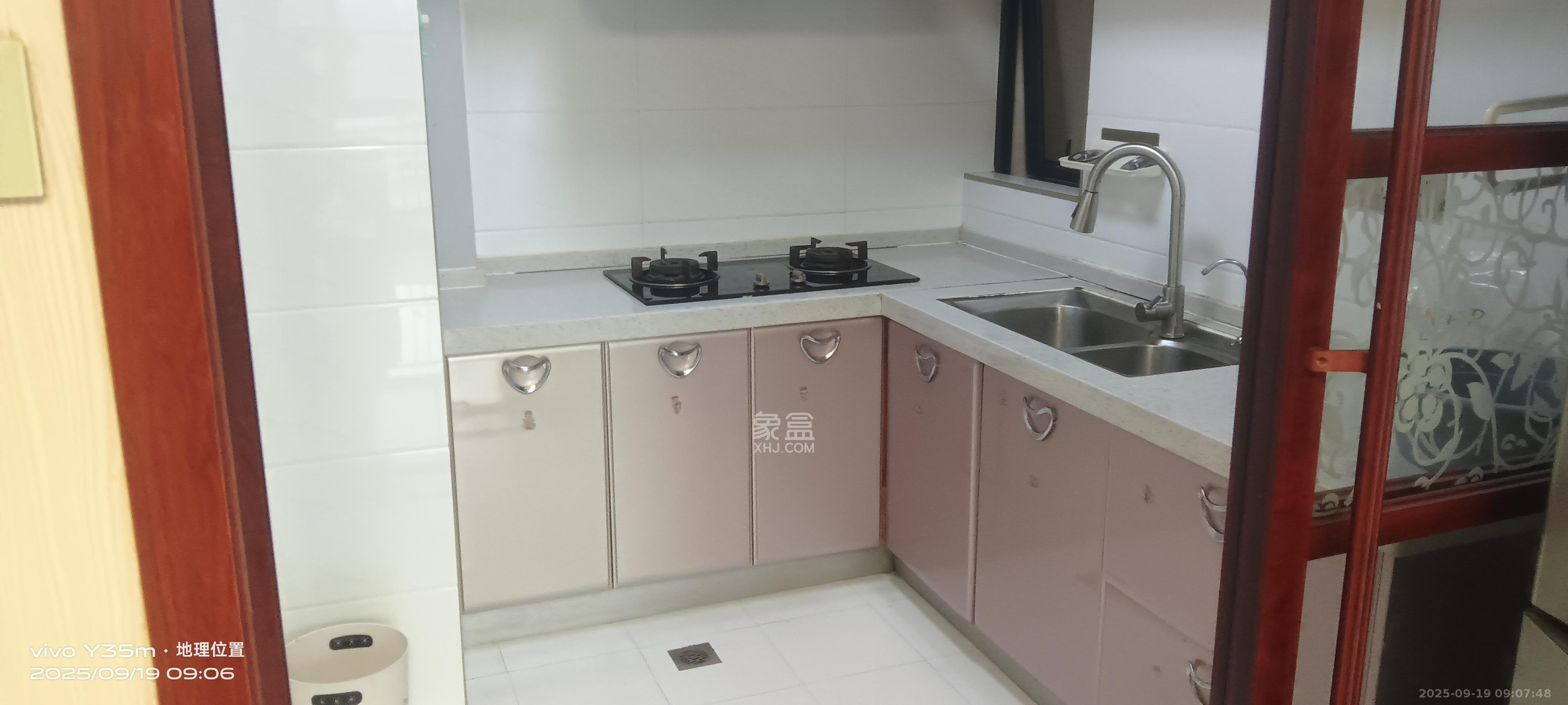 公园9号  2室2厅1卫    3800.0元/月室内图