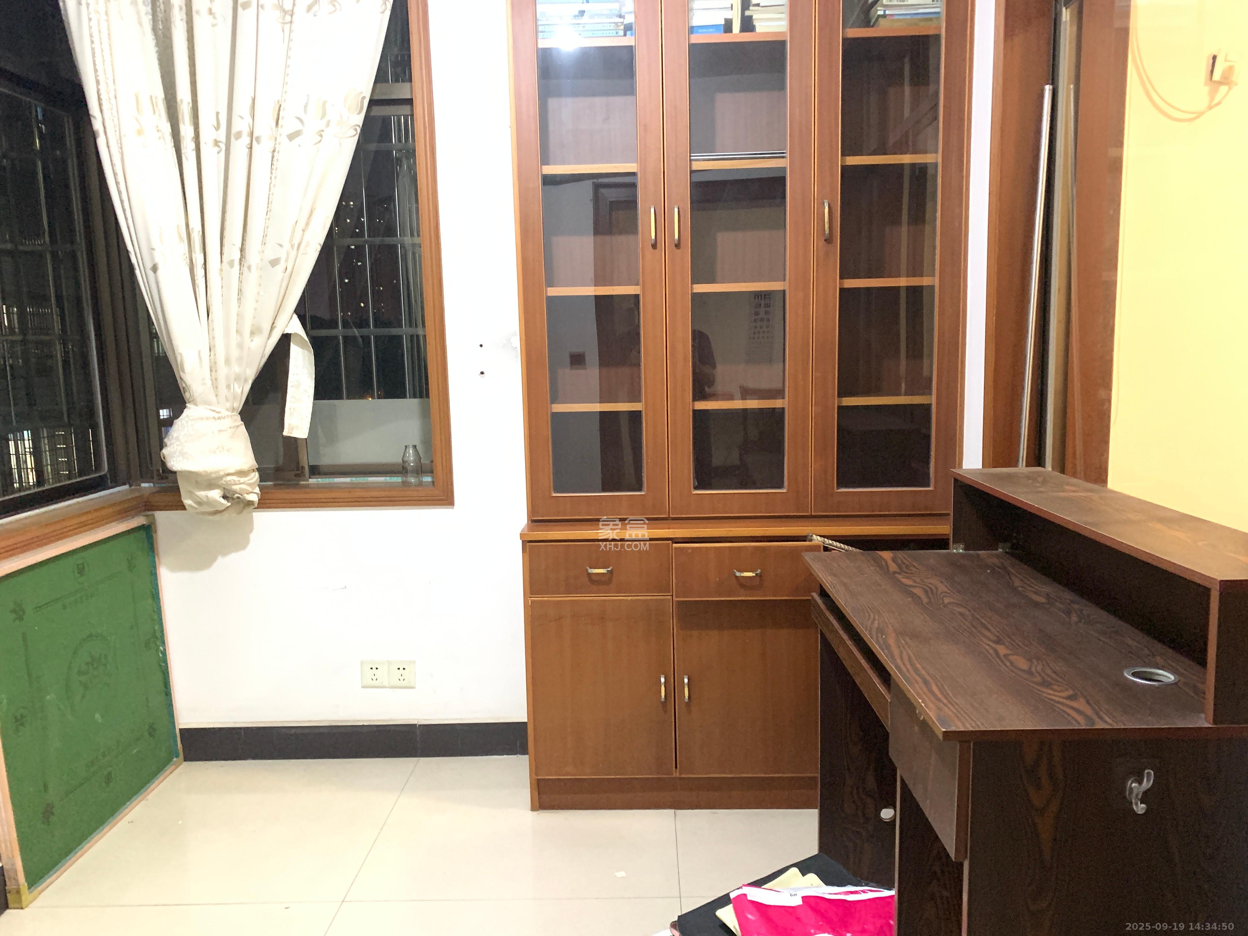 长沙县农业局宿舍 3室2厅2卫 1600.0元/月 长沙县农业局宿舍 3室2厅2卫 1600.0元/月室内图