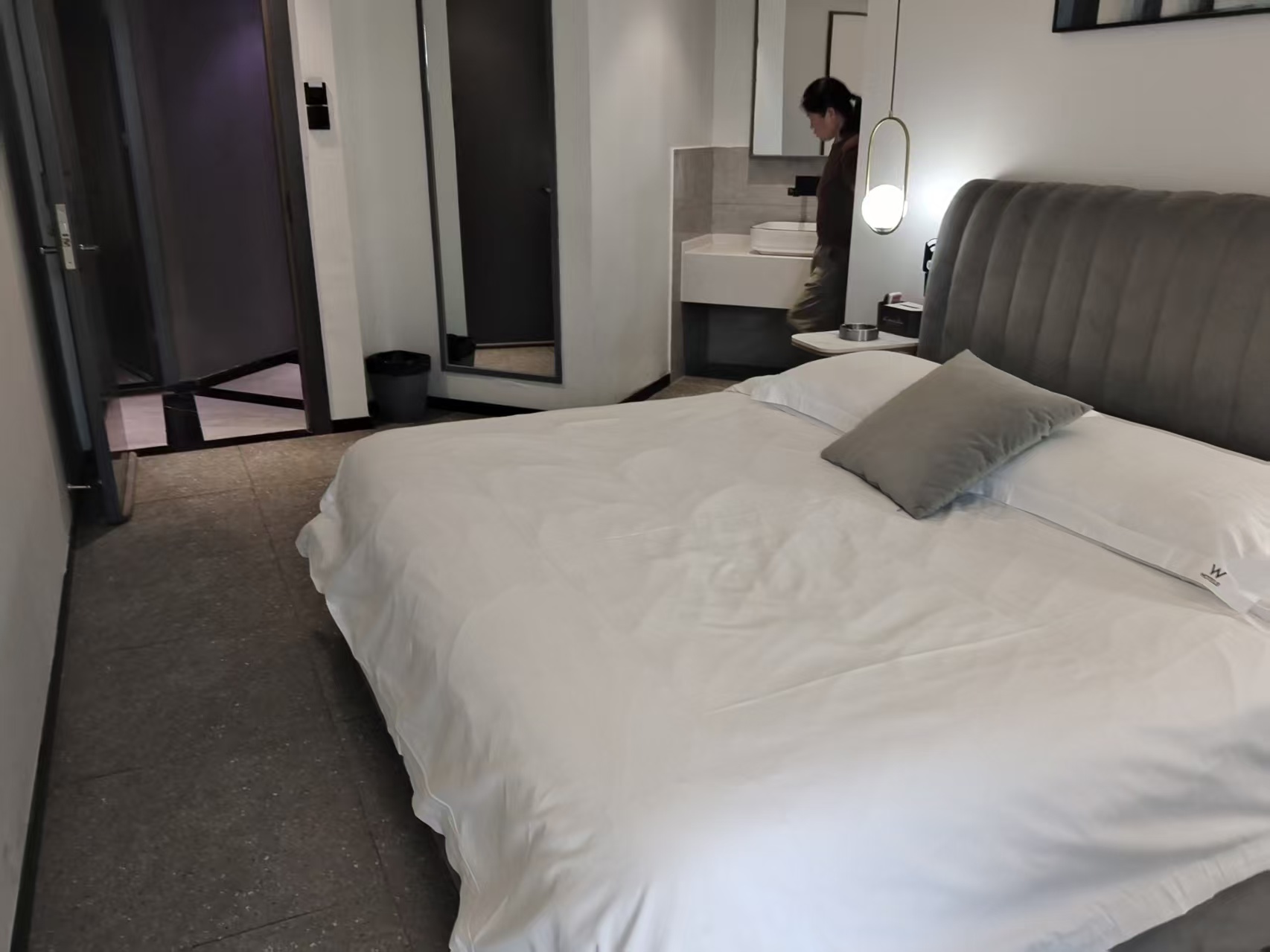 五一新干线 4室1厅1卫 5000.0元/月 五一新干线 4室1厅1卫 5000.0元/月户型图