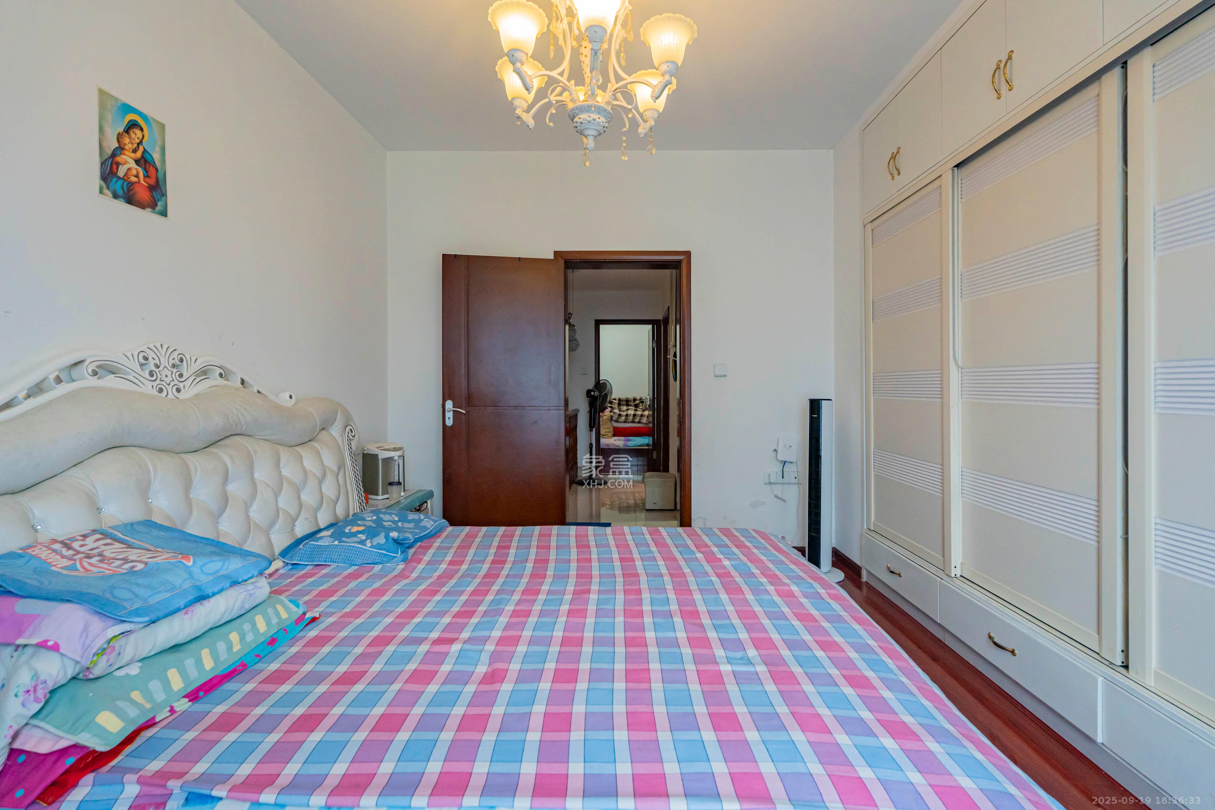 凯乐国际城  3室2厅1卫    120.0万 凯乐国际城  3室2厅1卫    120.0万卧室