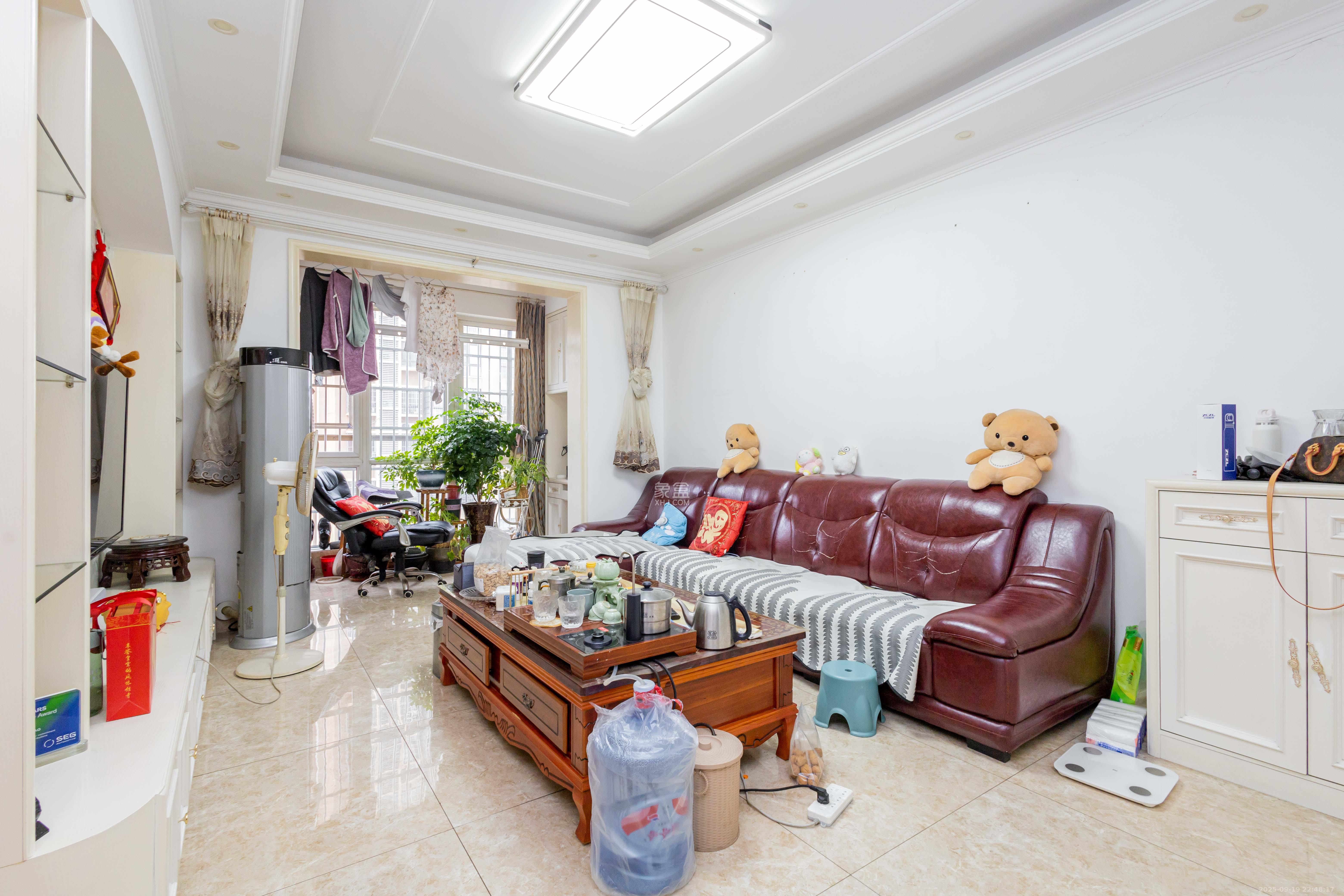 昌和商业中心/昌和国际 2室2厅1卫 50.8万 昌和商业中心/昌和国际 2室2厅1卫 50.8万客厅