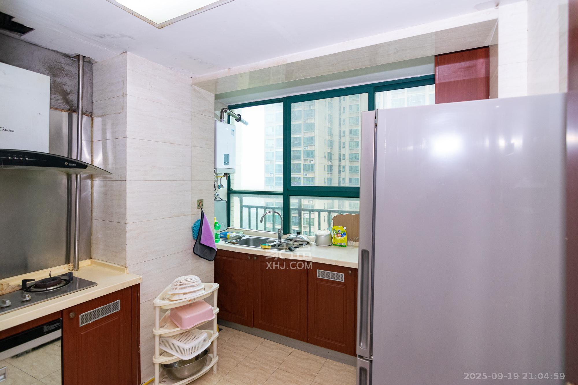 富基世纪公园  3室2厅1卫    53.0万厨房