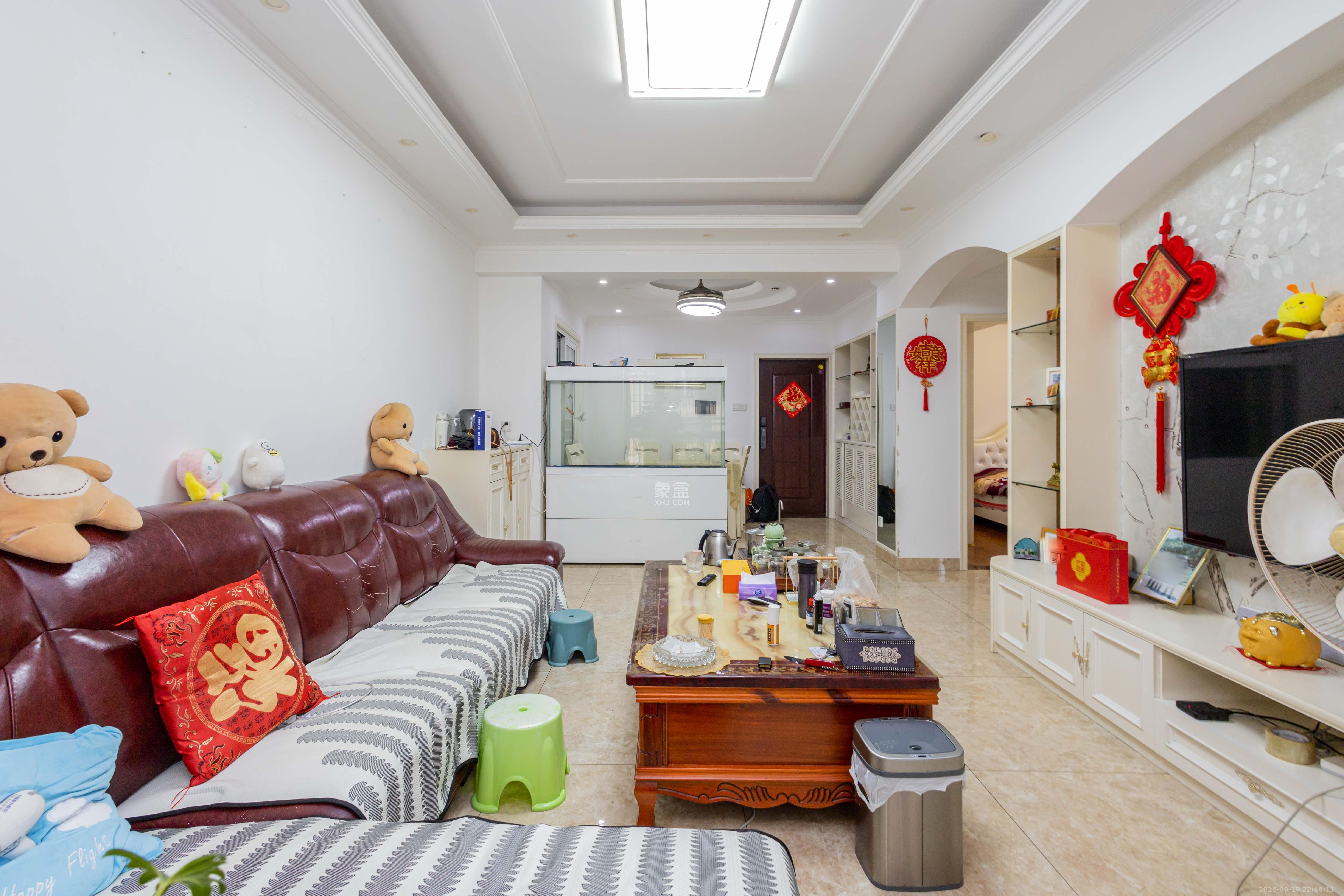 昌和商业中心/昌和国际 2室2厅1卫 50.8万 昌和商业中心/昌和国际 2室2厅1卫 50.8万客厅