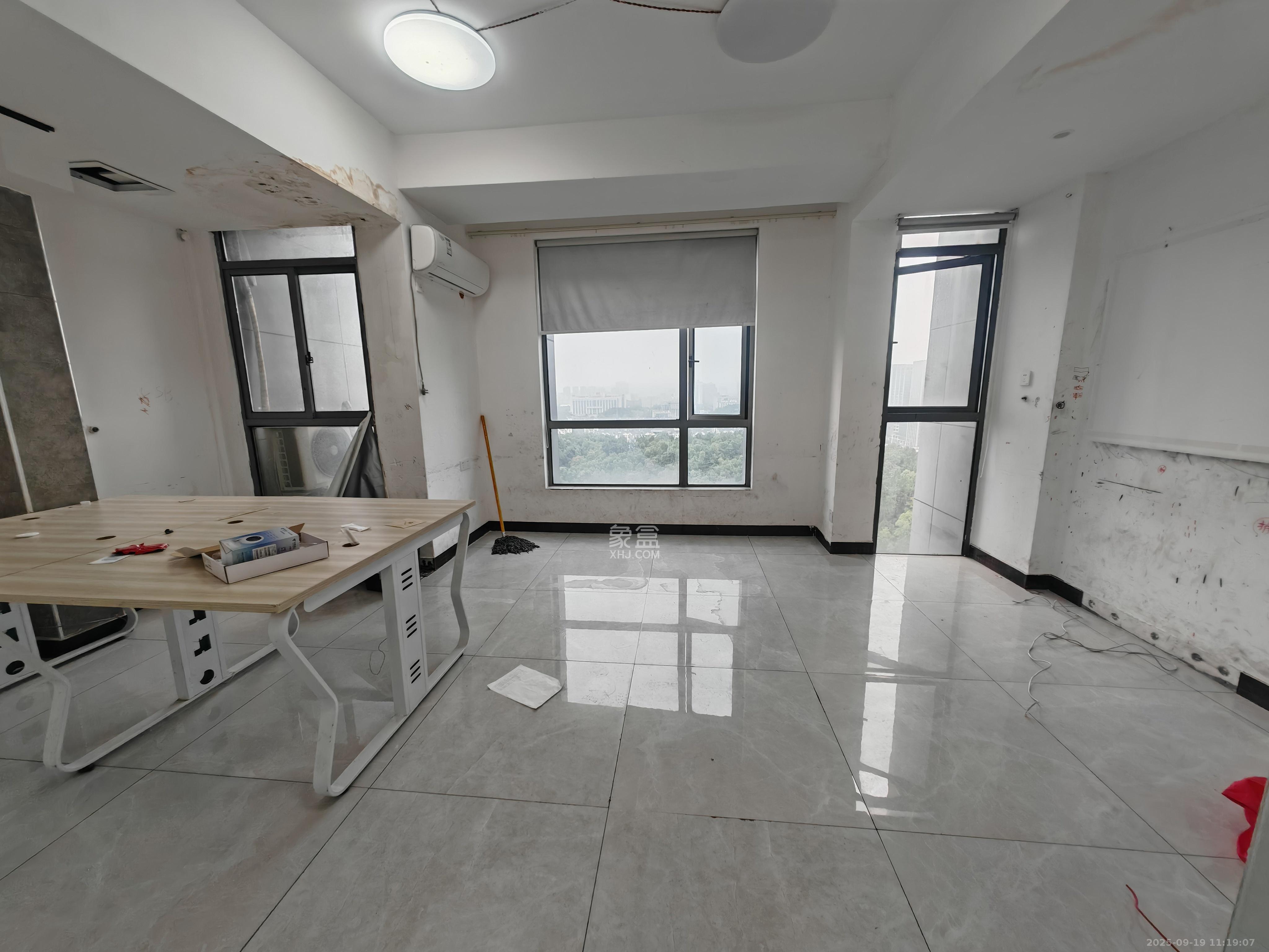 长房八方里（长房公园里）   66.0㎡      2000.0元/月