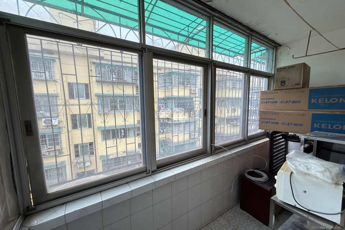 石子冲巷  3室1厅1卫    1700.0元/月 石子冲巷  3室1厅1卫    1700.0元/月室内图