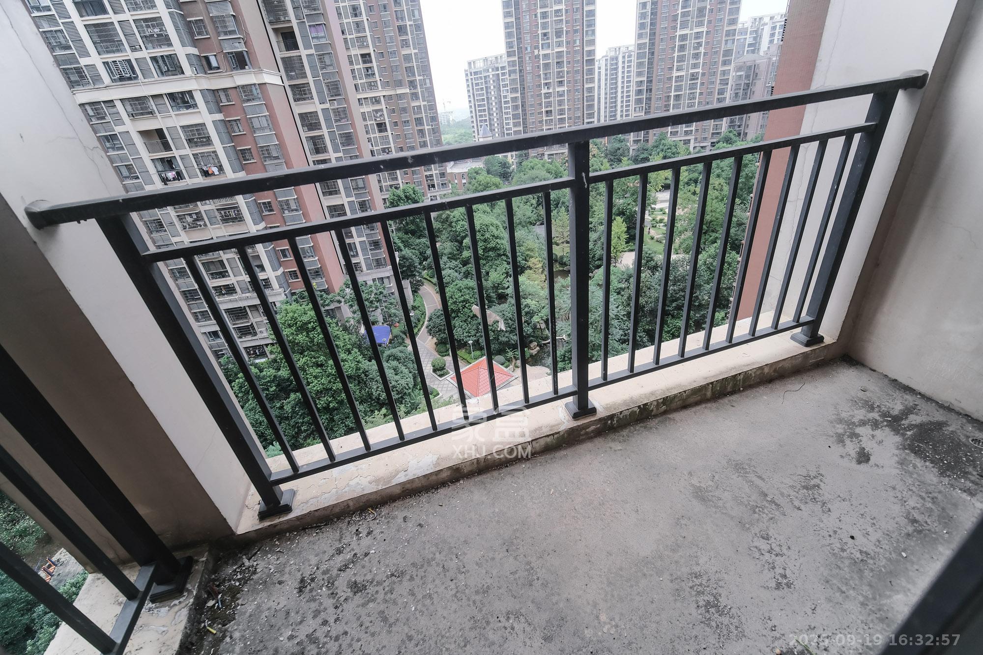 山水湾  1室0厅0卫    83.0万阳台