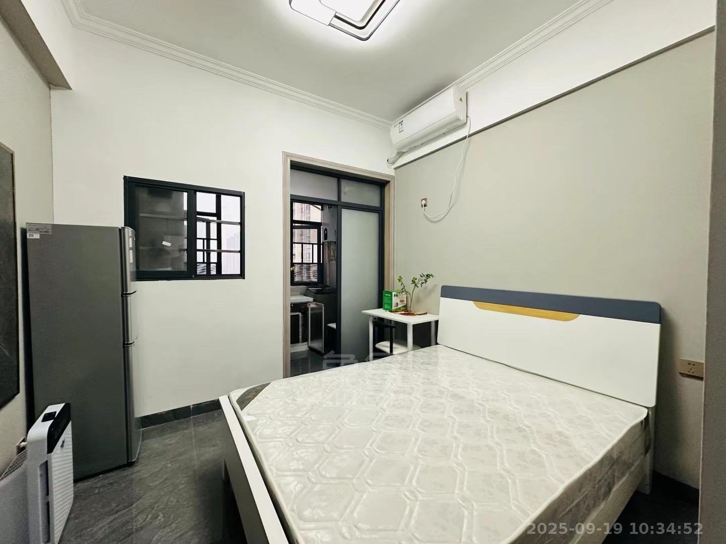 和顺天河广场(型格广场) 1室1厅1卫 1100.0元/月 和顺天河广场(型格广场) 1室1厅1卫 1100.0元/月室内图