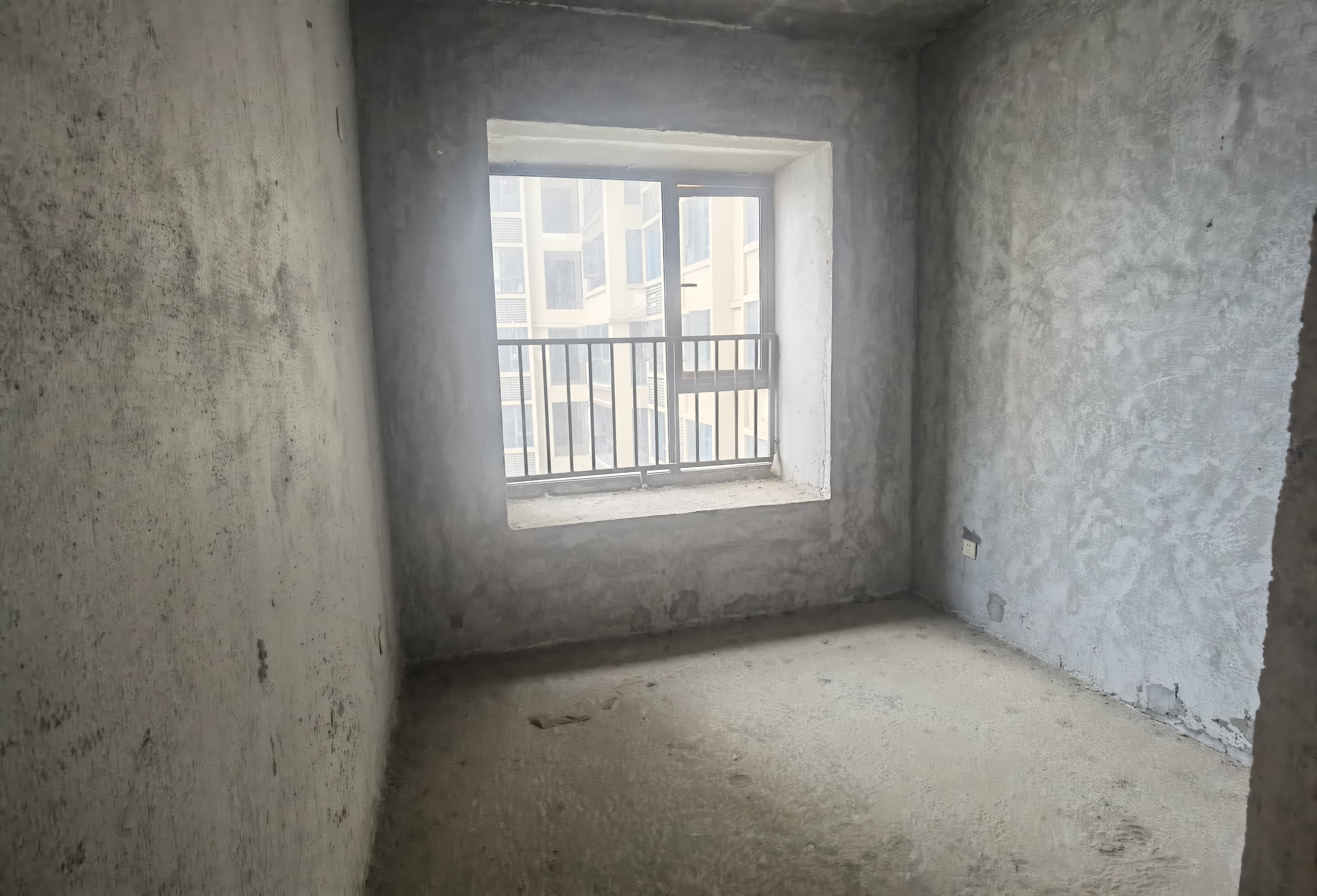 悦江山  3室2厅2卫    46.8万客厅