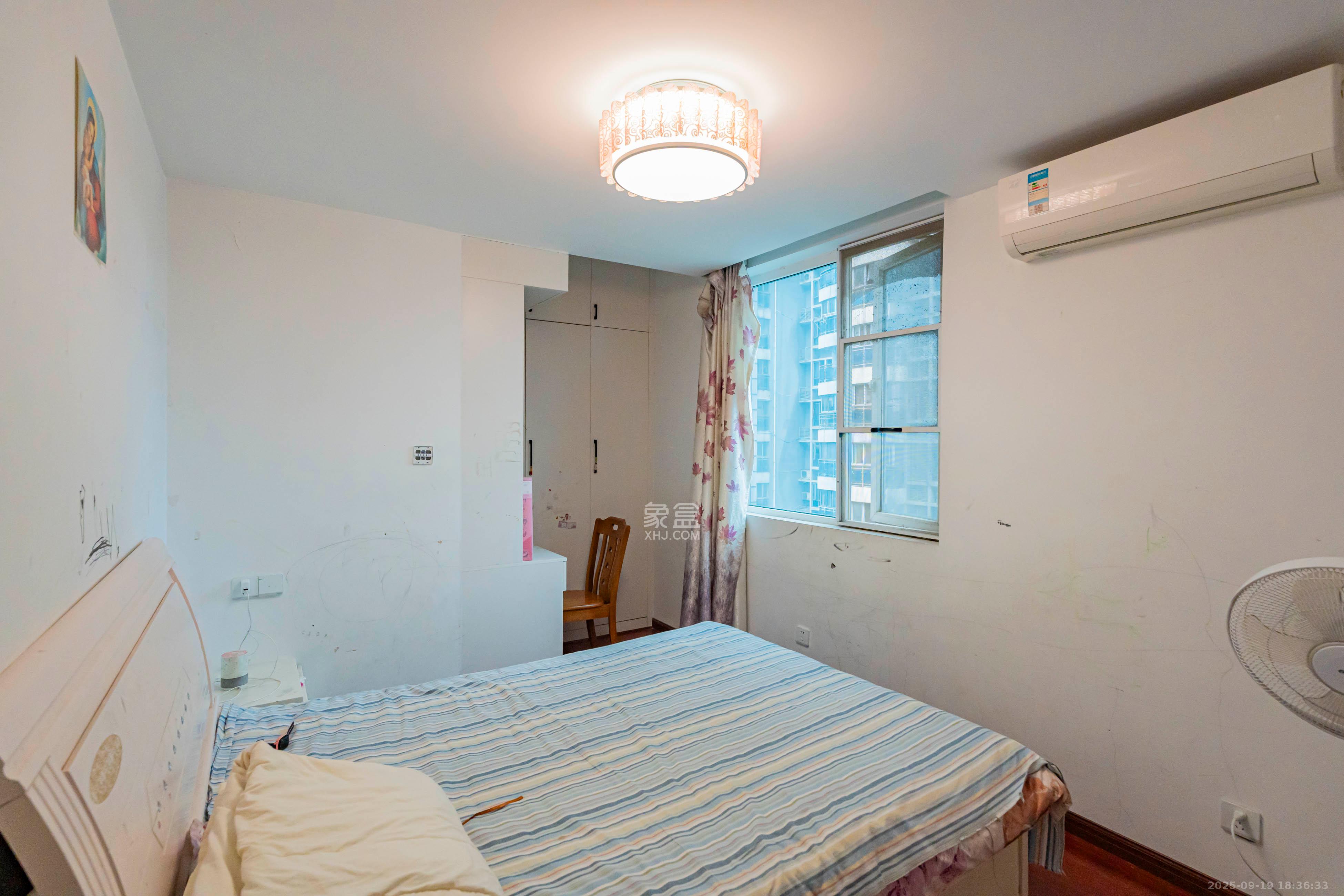 凯乐国际城  3室2厅1卫    120.0万 凯乐国际城  3室2厅1卫    120.0万卧室