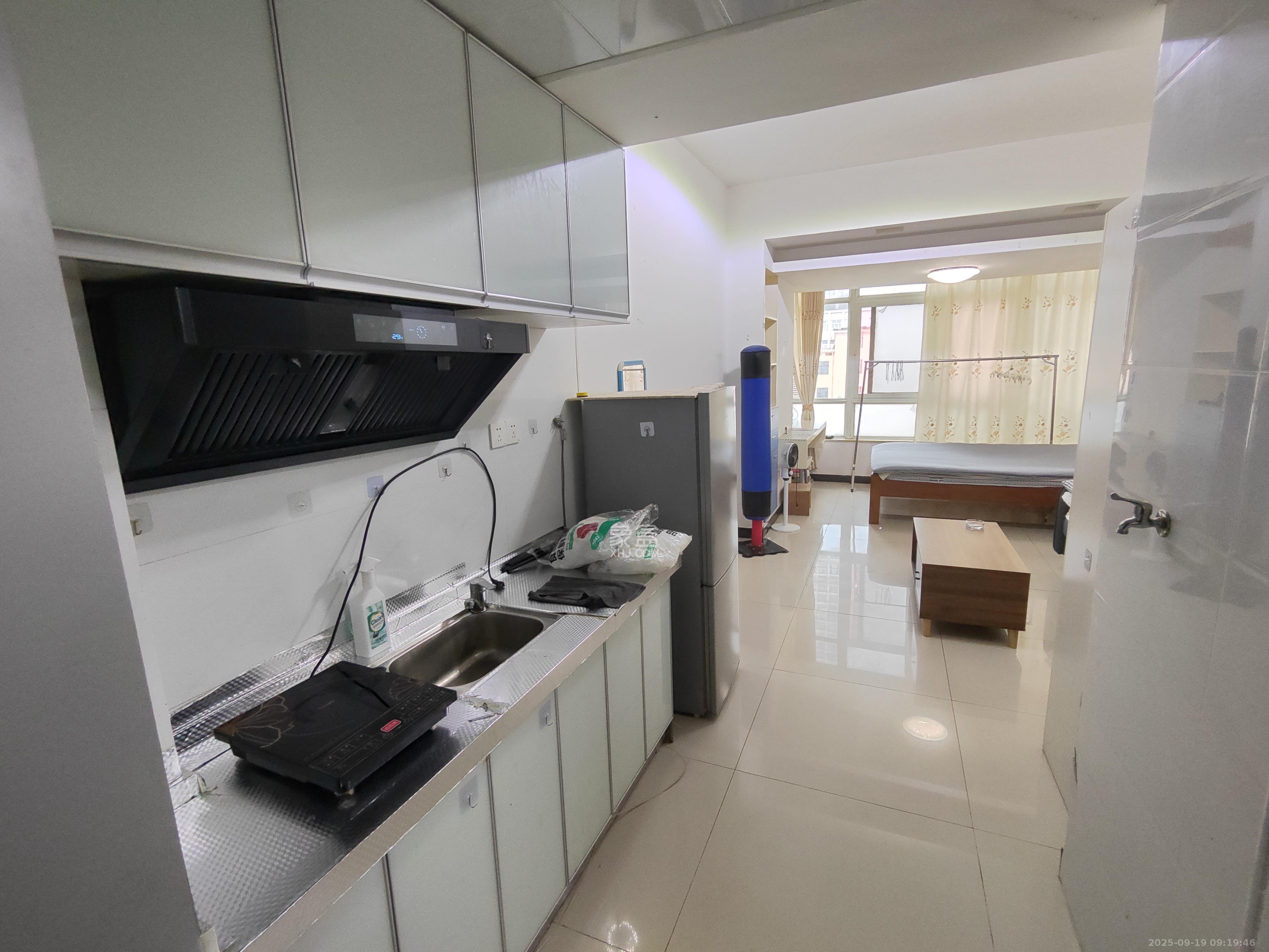 豪菲斯国际公寓(缤纷一季) 1室1厅1卫 1300.0元/月 豪菲斯国际公寓(缤纷一季) 1室1厅1卫 1300.0元/月室内图