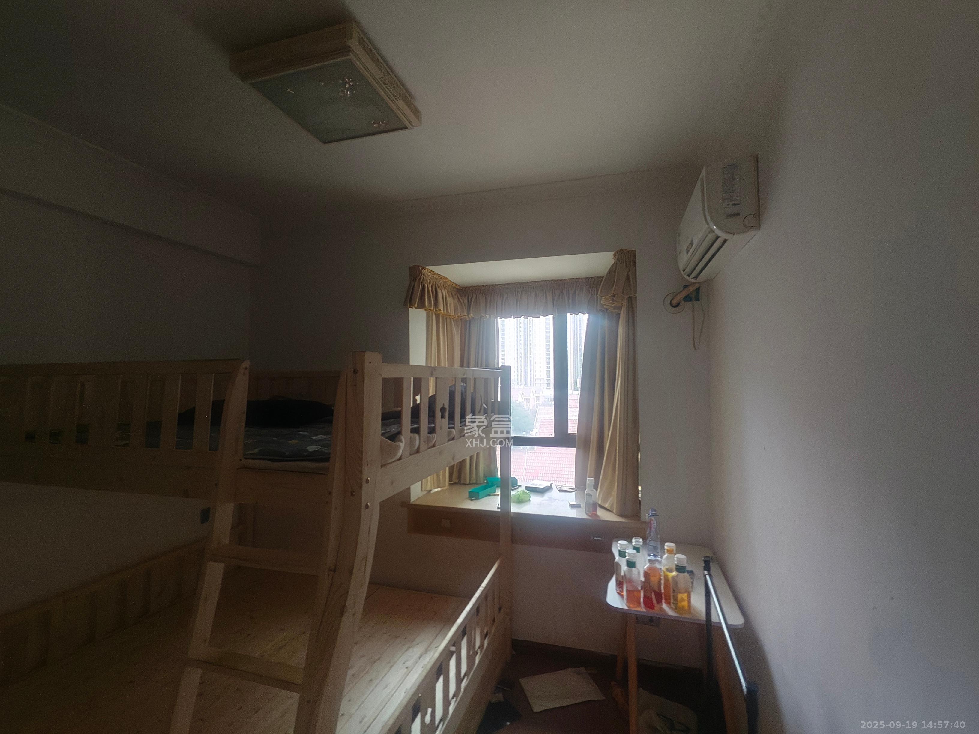 茶山馨苑 3室2厅1卫 2600.0元/月 茶山馨苑 3室2厅1卫 2600.0元/月室内图