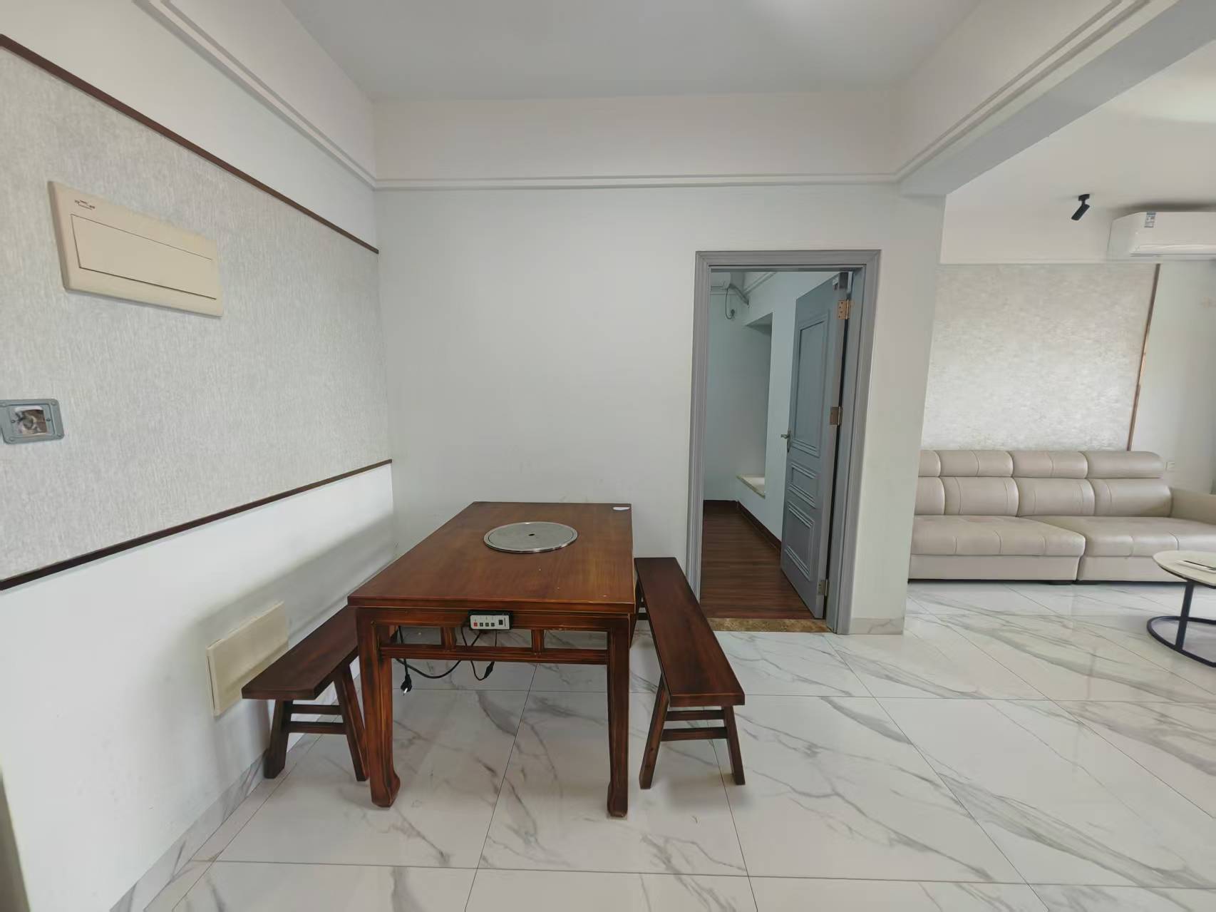 滨江世纪佳城(北区) 2室2厅1卫 2500.0元/月 滨江世纪佳城(北区) 2室2厅1卫 2500.0元/月室内图