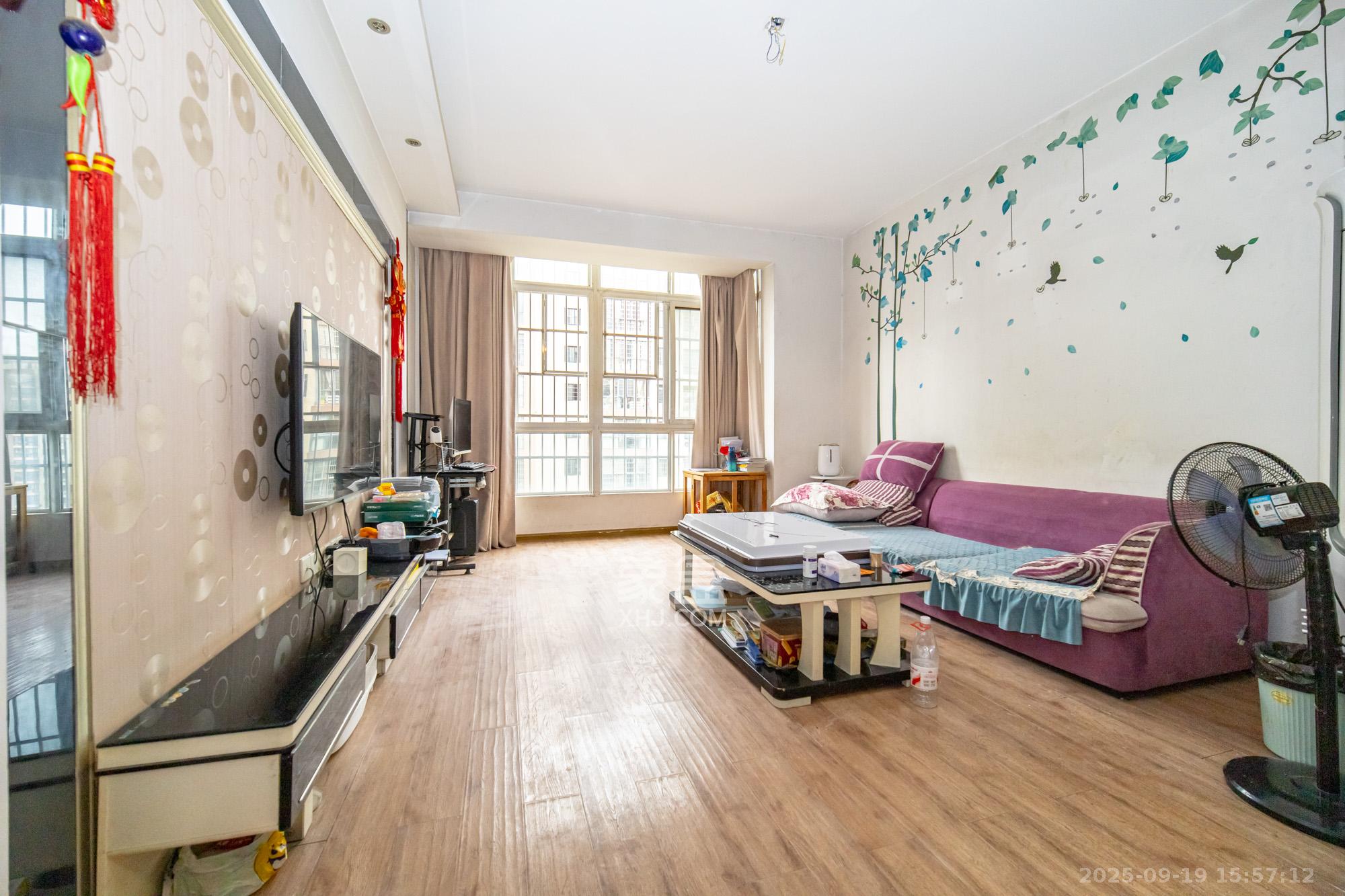 楚天世纪城东苑 2室1厅1卫 49.8万 楚天世纪城东苑 2室1厅1卫 49.8万客厅