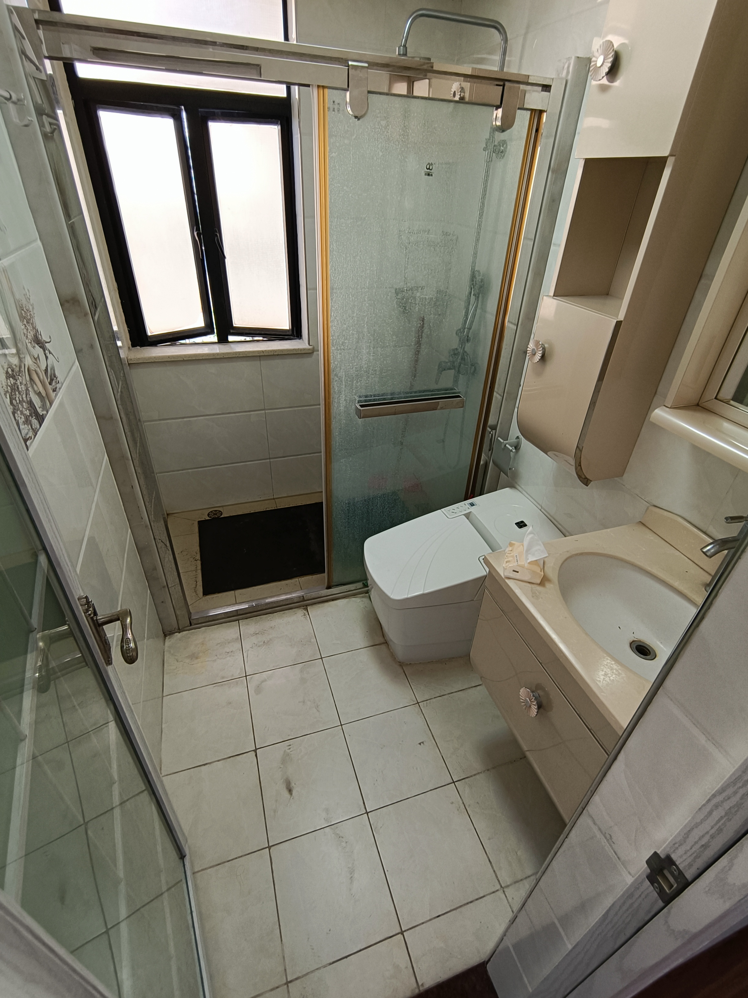 瀛寰名仕苑 3室2厅2卫 3500.0元/月 瀛寰名仕苑 3室2厅2卫 3500.0元/月室内图