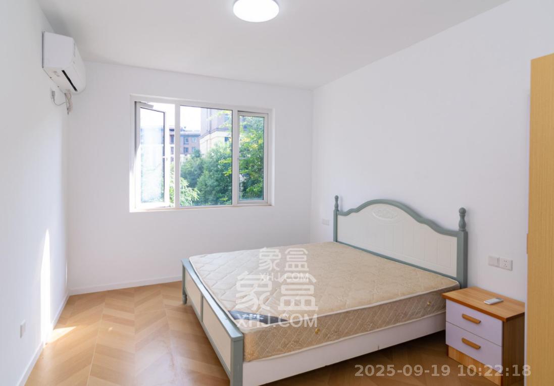 金地三千府(金地湖山樾、金地自在城) 3室2厅2卫 2000.0元/月 金地三千府(金地湖山樾、金地自在城) 3室2厅2卫 2000.0元/月室内图