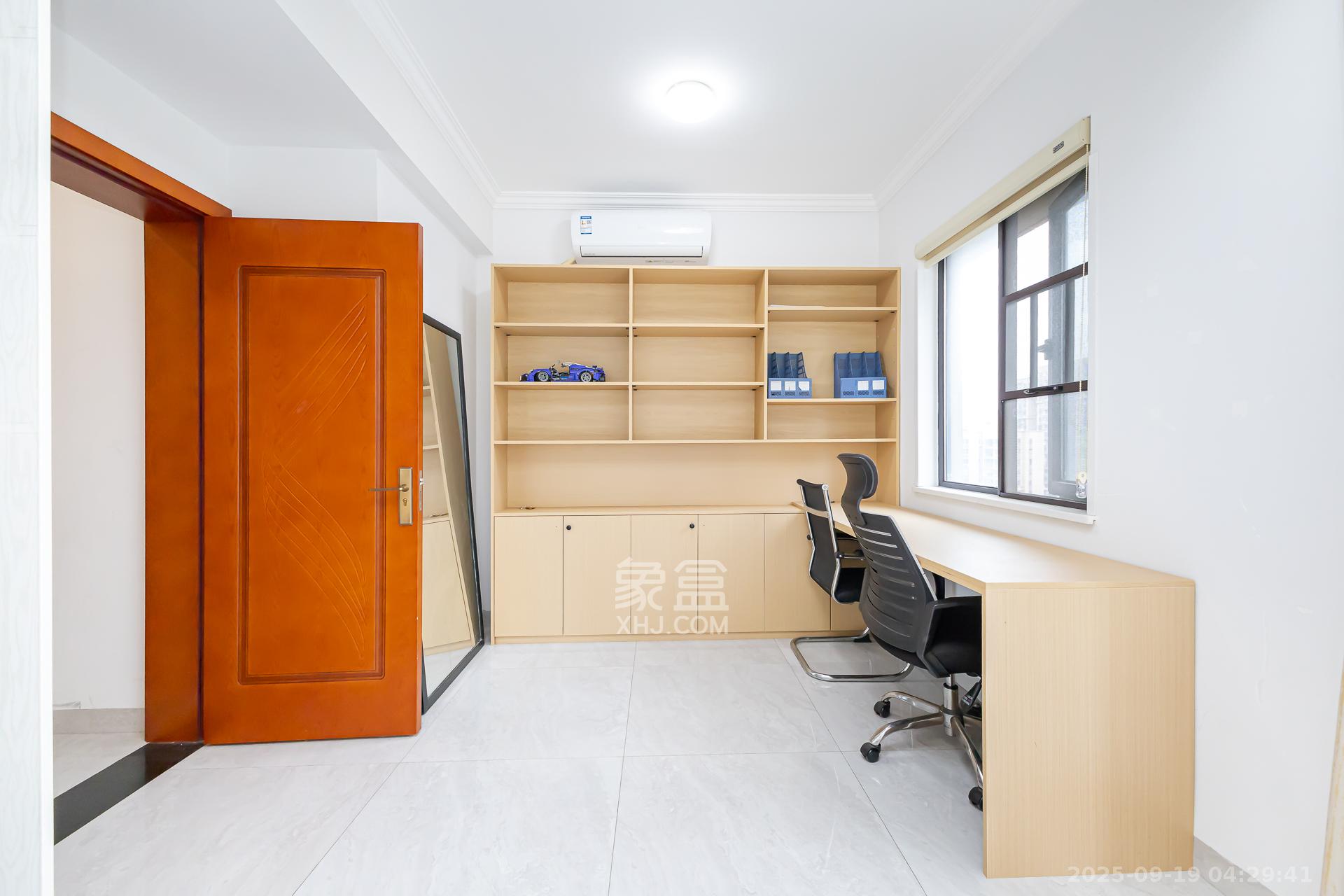 勤诚达境界城 3室2厅2卫 89.0万 勤诚达境界城 3室2厅2卫 89.0万卧室