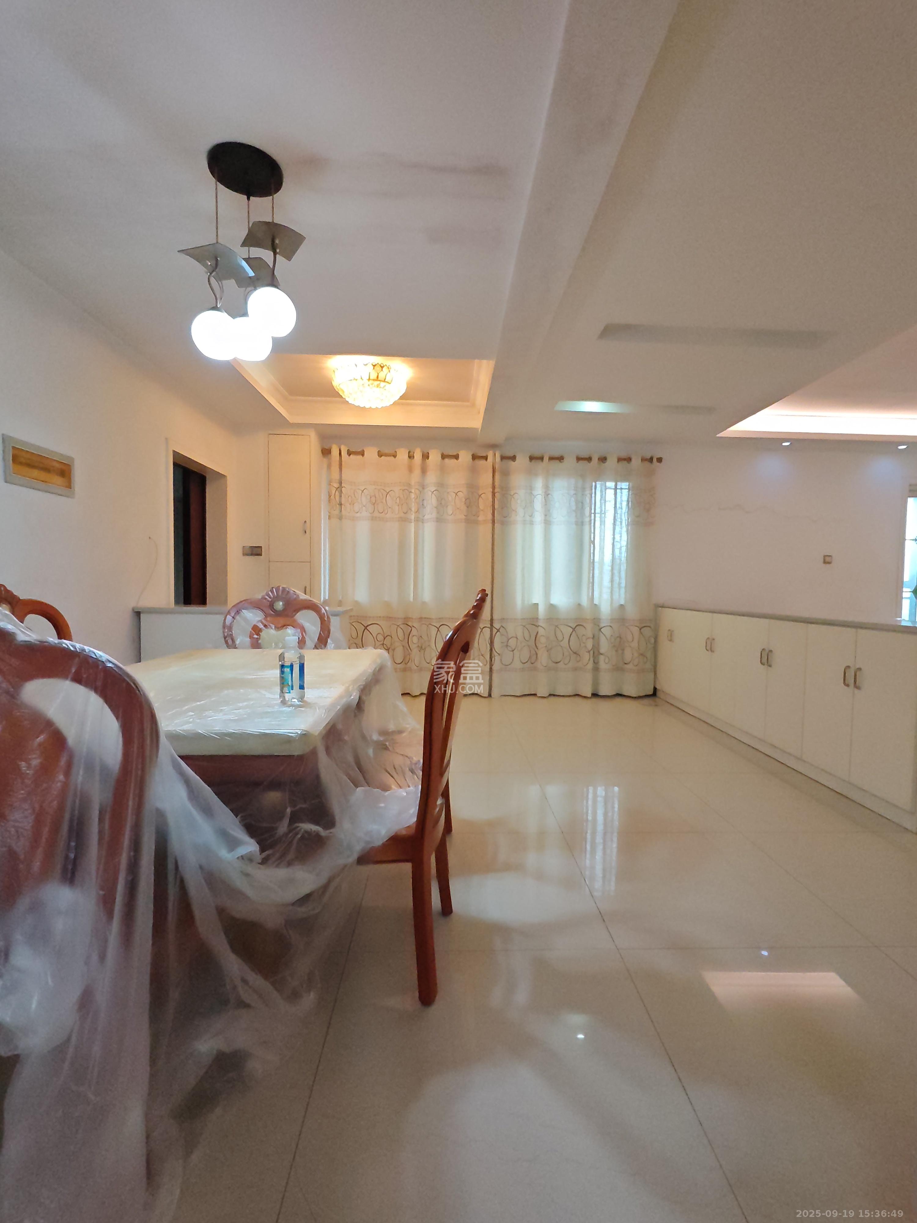 锑都家园  3室2厅2卫    2000.0元/月室内图