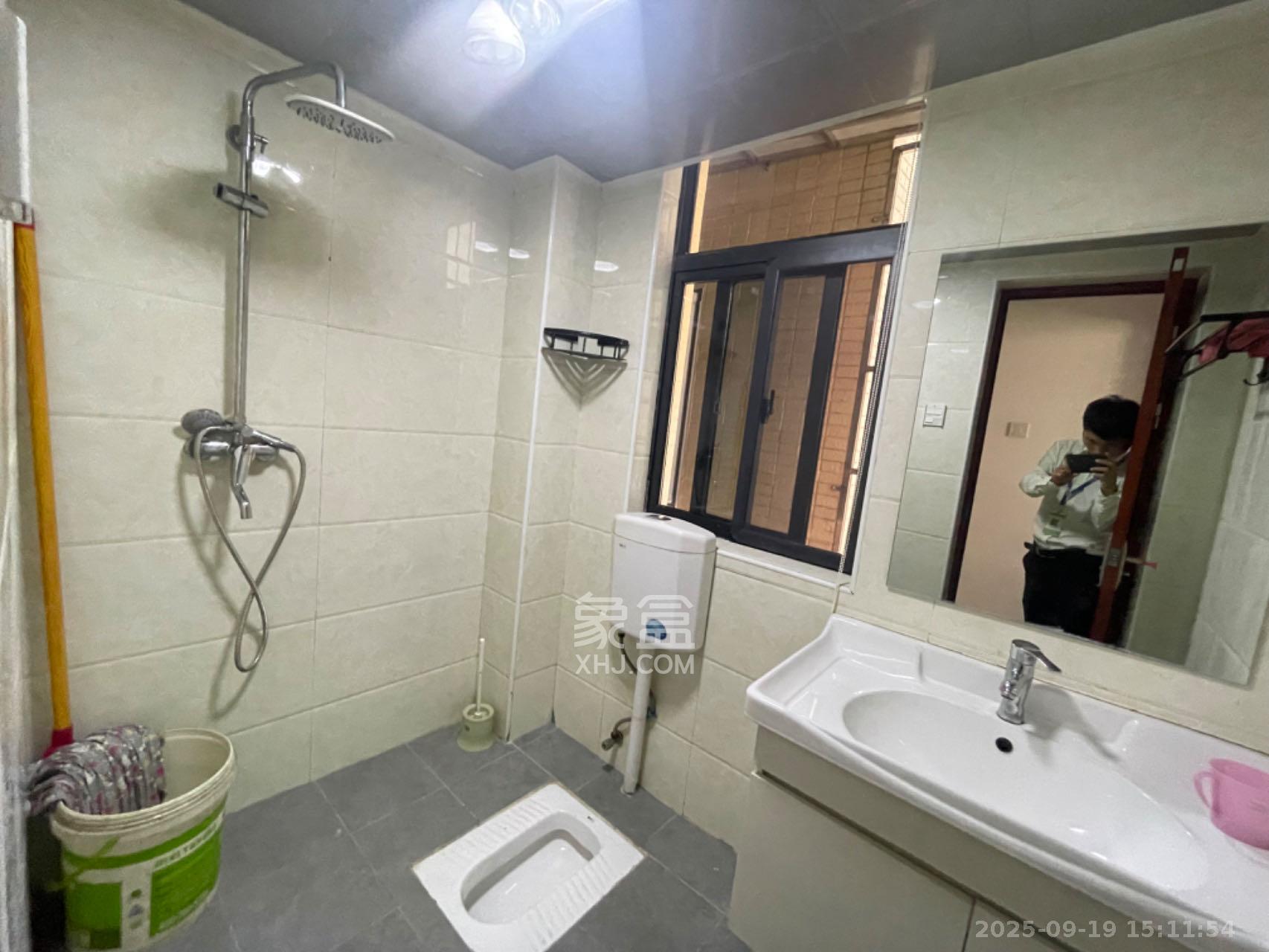 安泰嘉园(湘府邻伴) 3室2厅2卫 2500.0元/月 安泰嘉园(湘府邻伴) 3室2厅2卫 2500.0元/月室内图