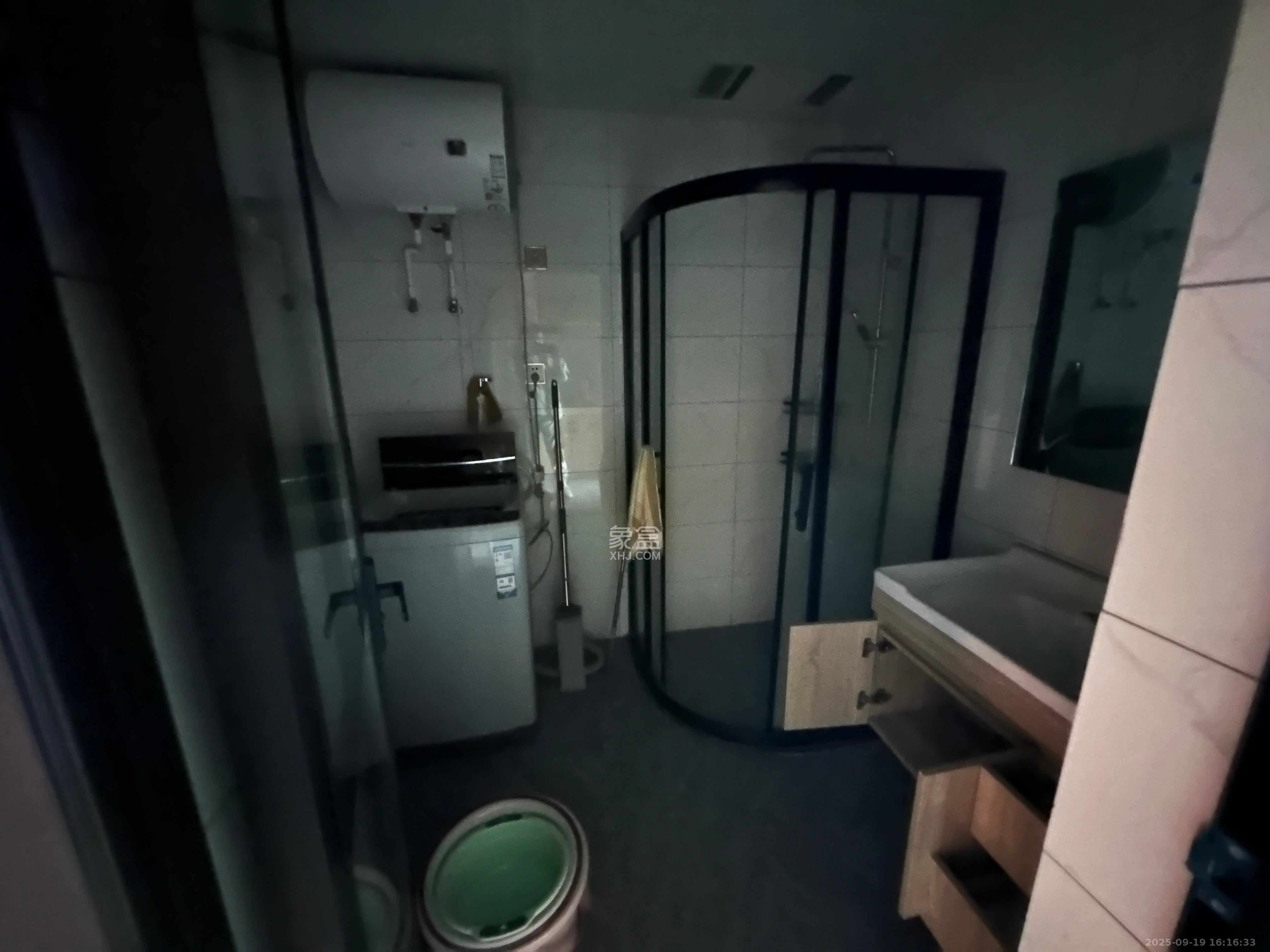 汇景发展环球中心 1室1厅1卫 2600.0元/月 汇景发展环球中心 1室1厅1卫 2600.0元/月室内图