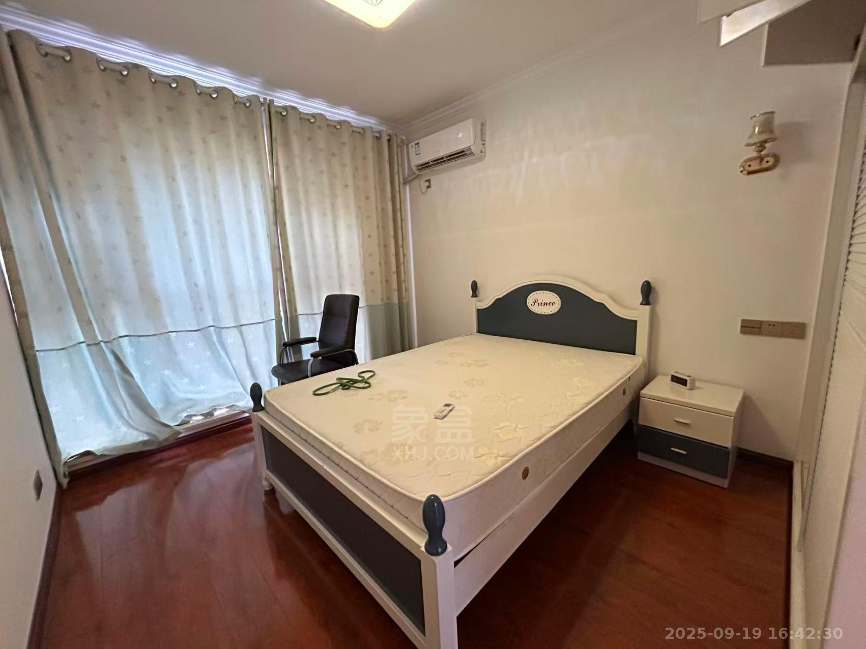 中建御山和苑 3室2厅2卫 2300.0元/月 中建御山和苑 3室2厅2卫 2300.0元/月室内图