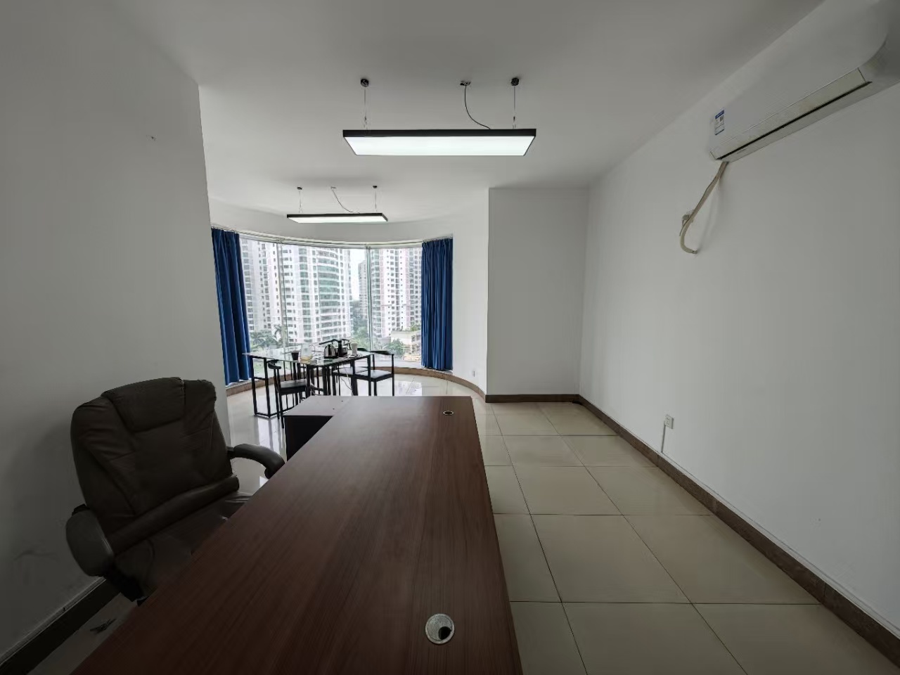 半山花园 4室2厅2卫 5000.0元/月 半山花园 4室2厅2卫 5000.0元/月室内图