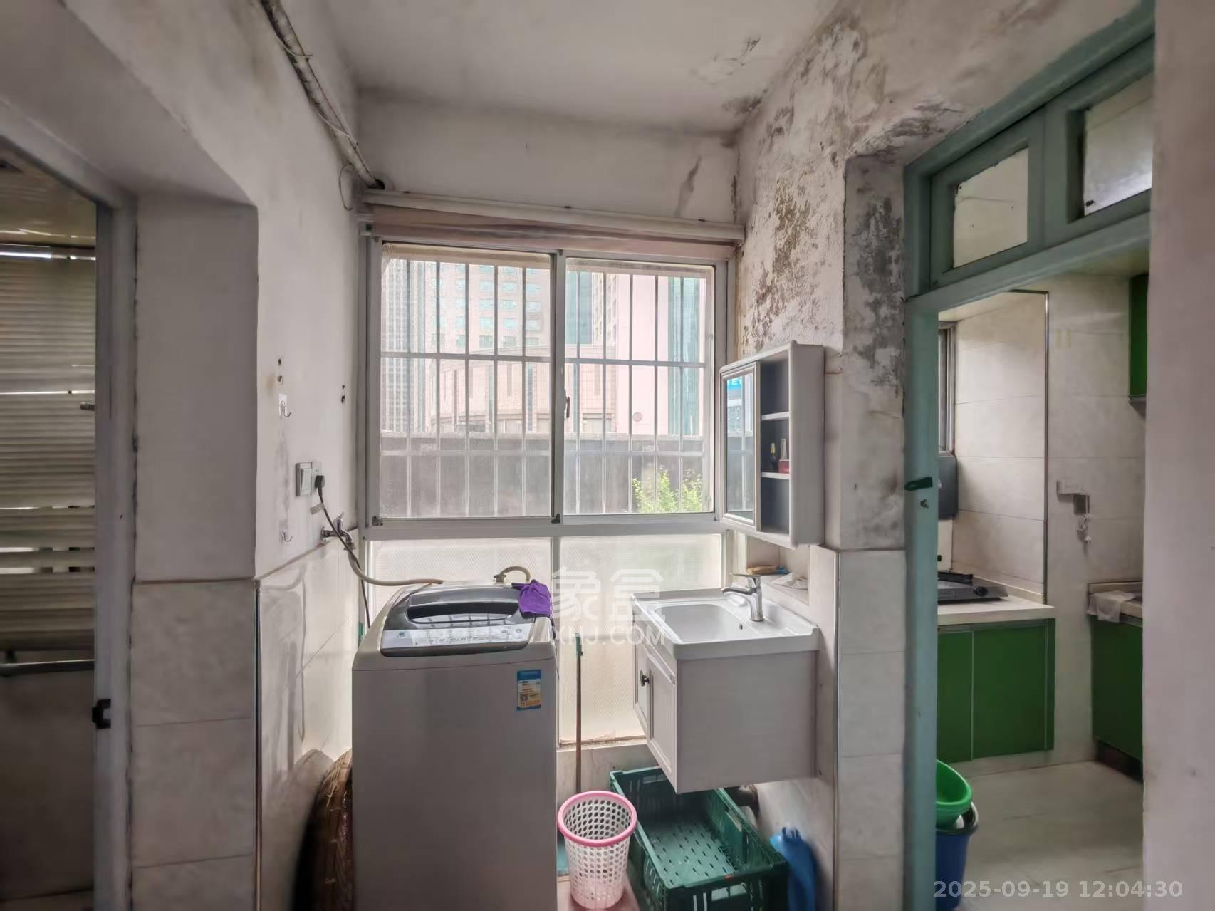 广电南院宿舍 3室1厅1卫 1800.0元/月 广电南院宿舍 3室1厅1卫 1800.0元/月室内图