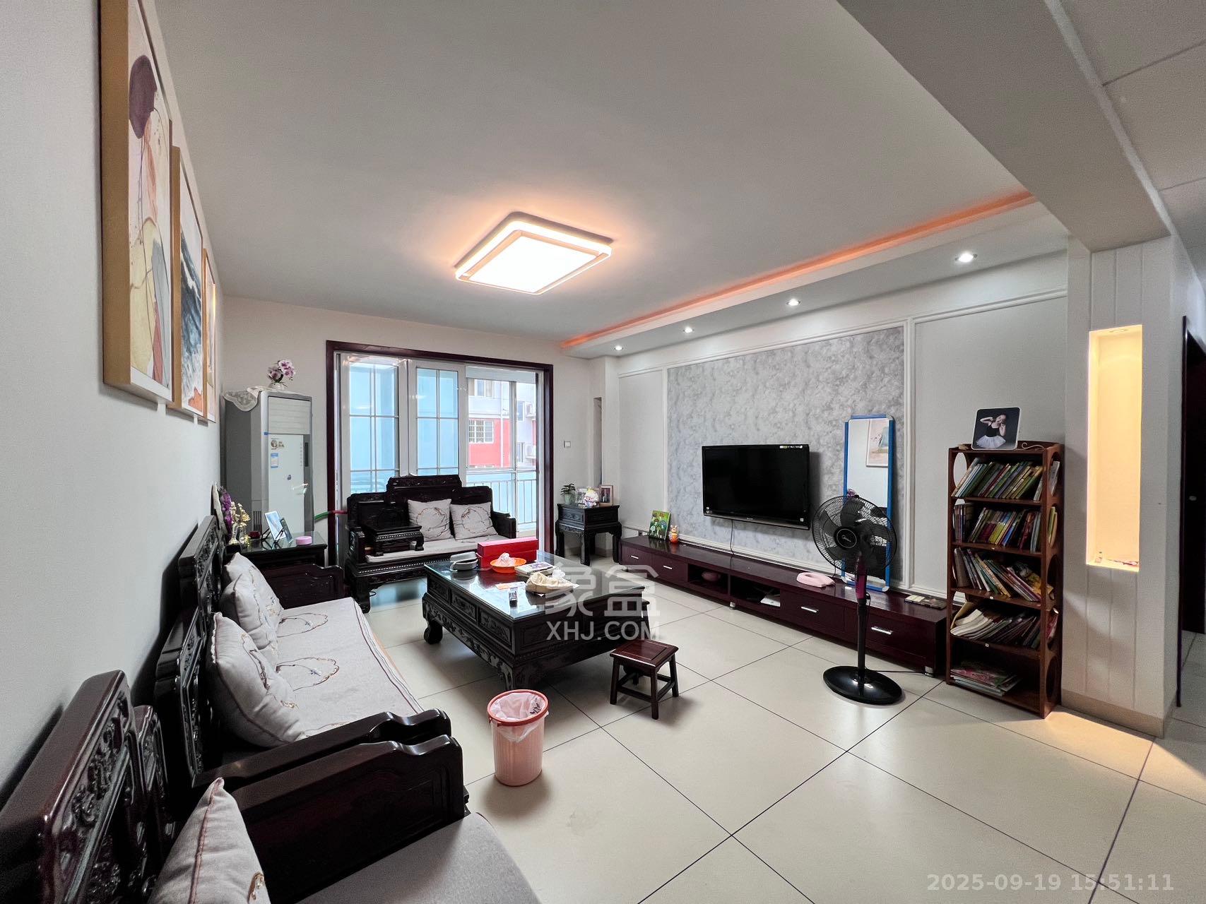 学府华庭 4室2厅2卫 2500.0元/月 学府华庭 4室2厅2卫 2500.0元/月室内图