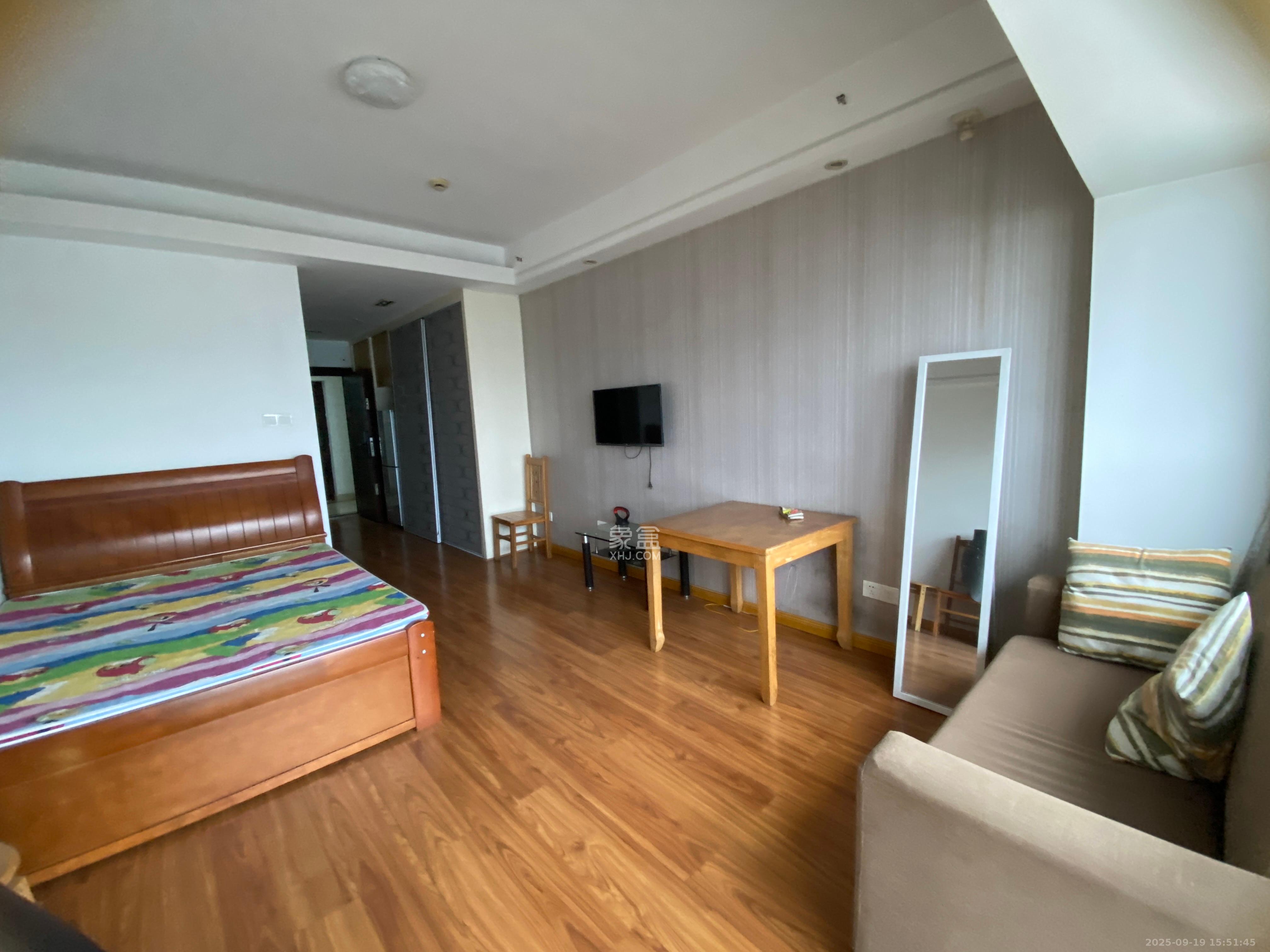 雅阁国际  1室1厅1卫    1350.0元/月