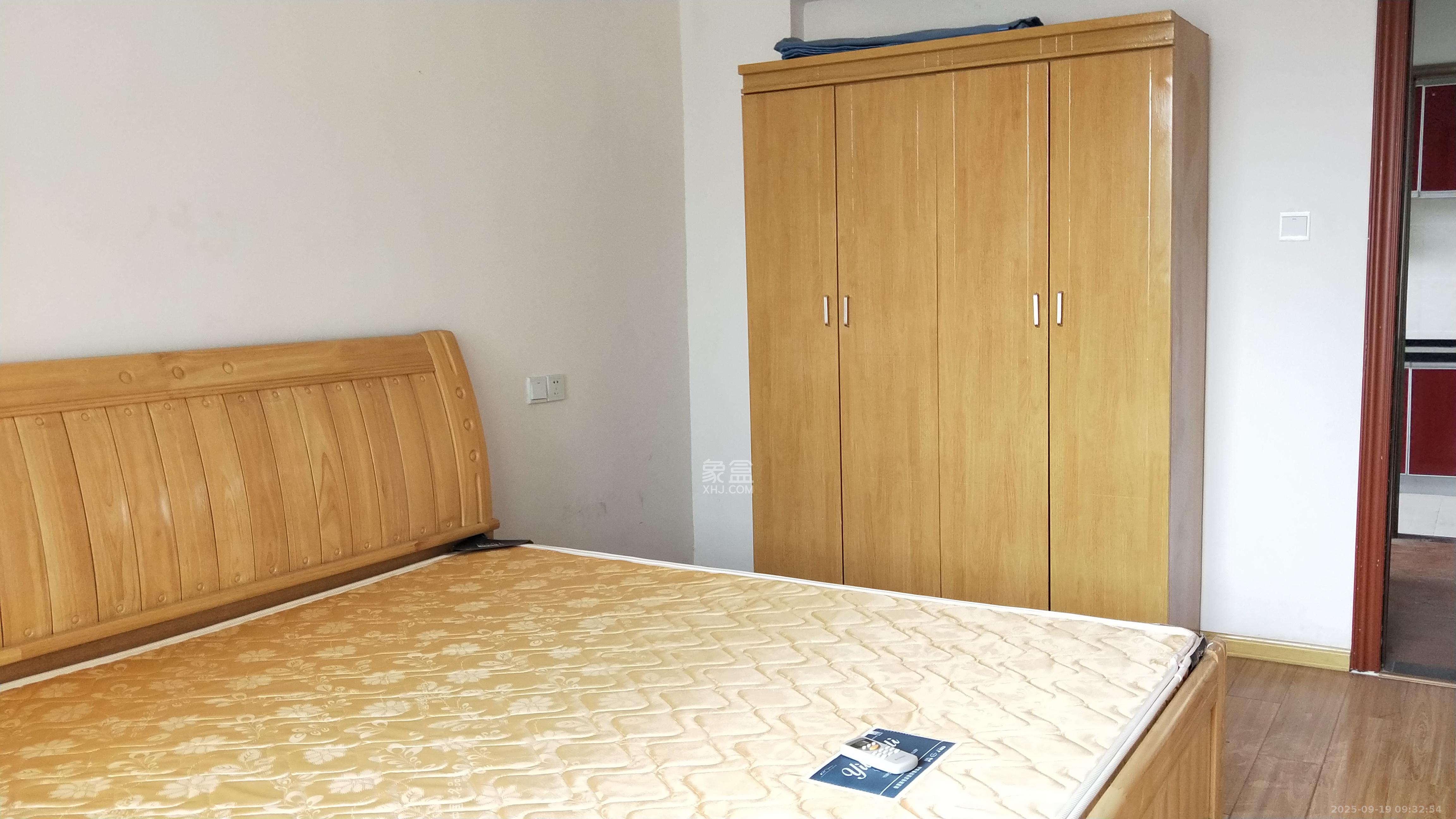 阳光晶城  2室2厅1卫    1900.0元/月室内图