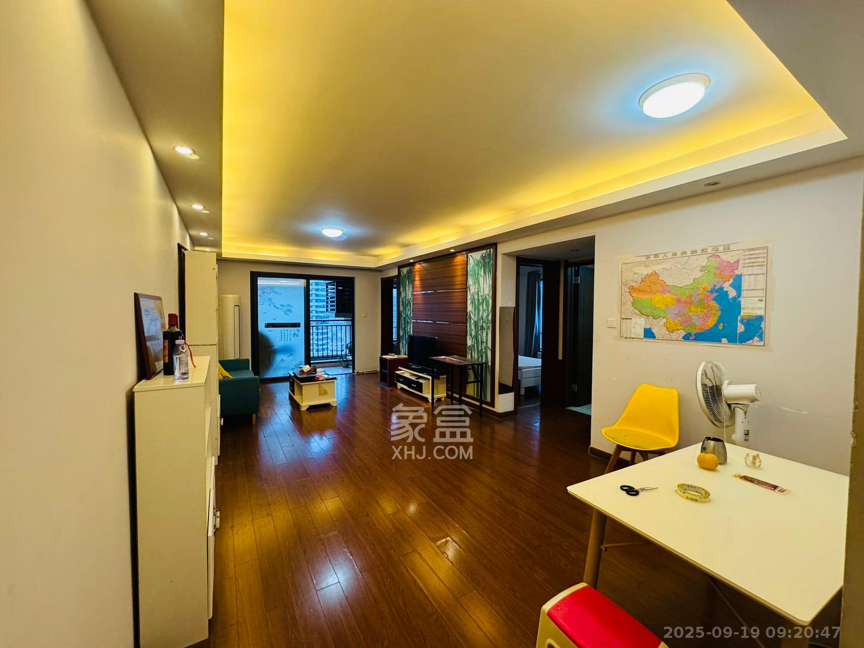 万科金域华府三四期  3室2厅1卫    2400.0元/月室内图