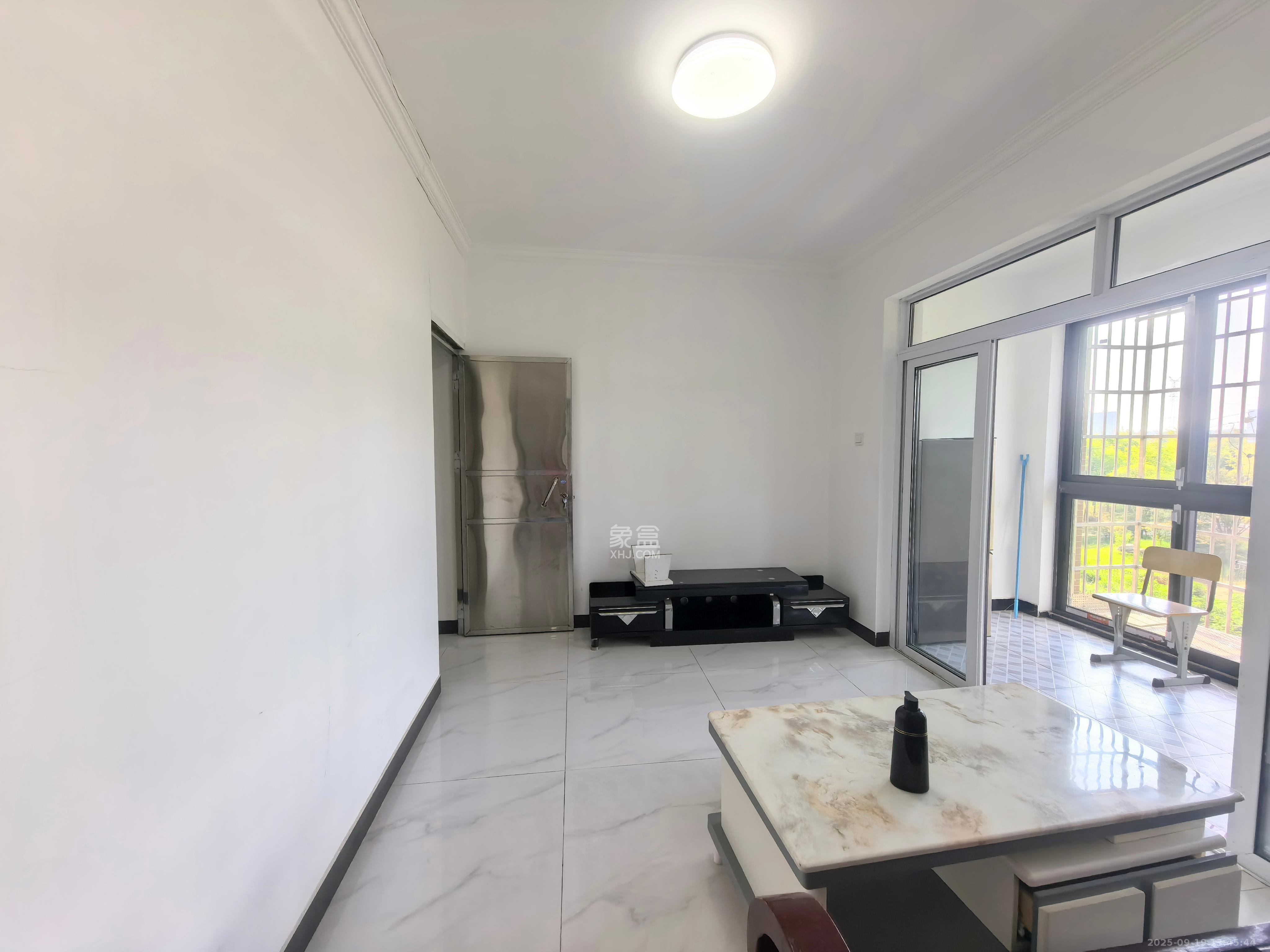 星城新宇川河苑 1室1厅1卫 1050.0元/月 星城新宇川河苑 1室1厅1卫 1050.0元/月室内图