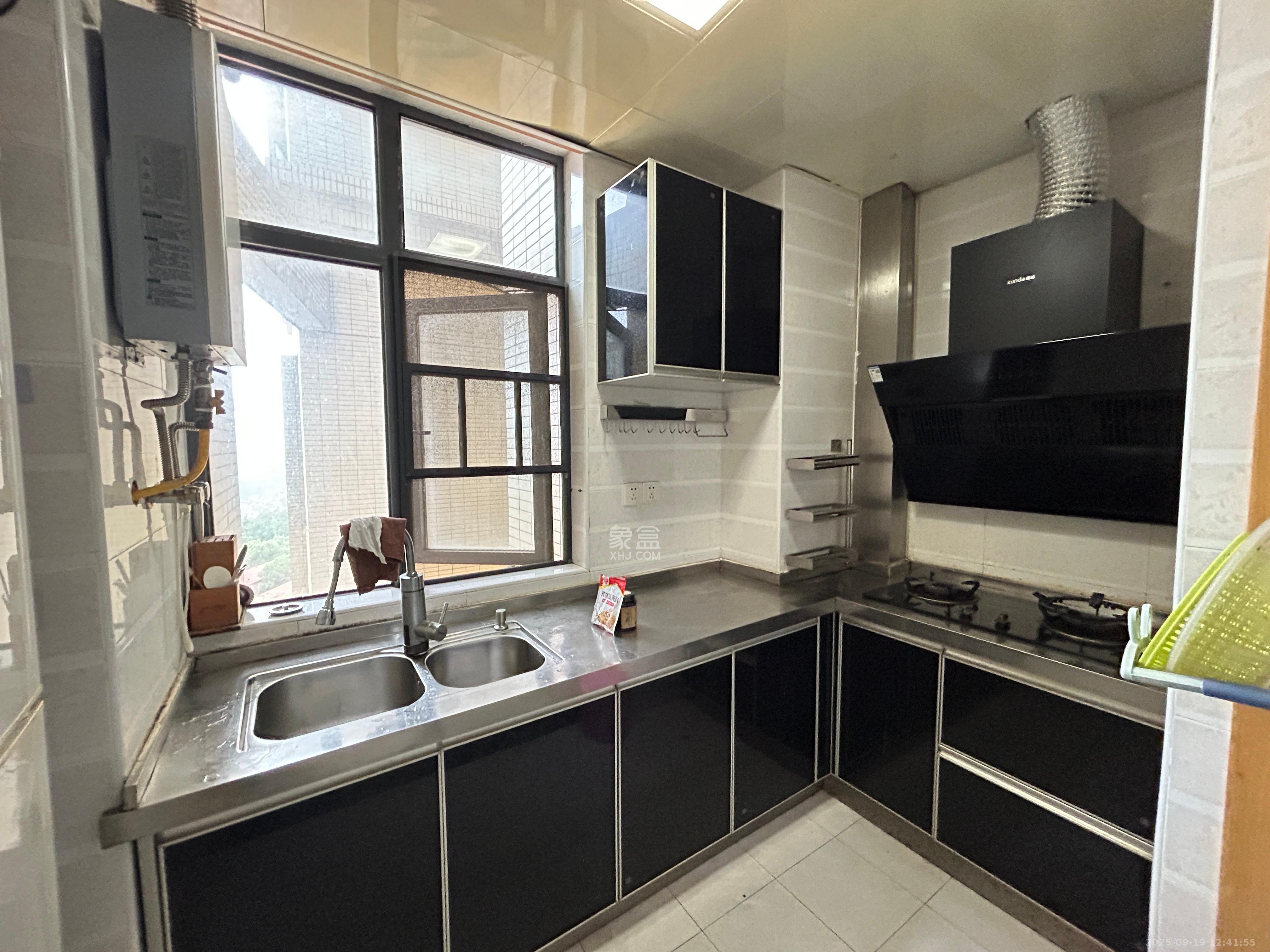 长盛岚庭  3室2厅1卫    2400.0元/月室内图