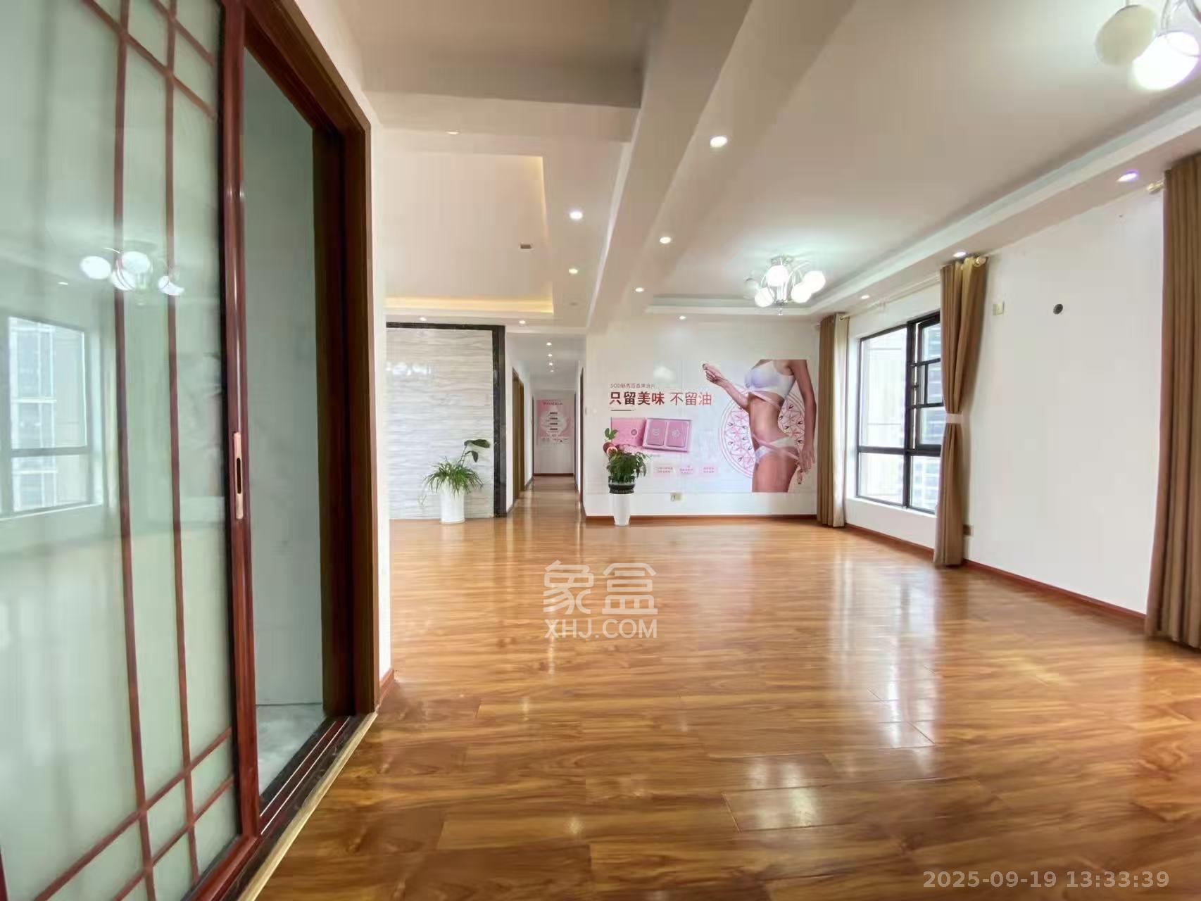 达美D6区 4室2厅2卫 4500.0元/月 达美D6区 4室2厅2卫 4500.0元/月室内图