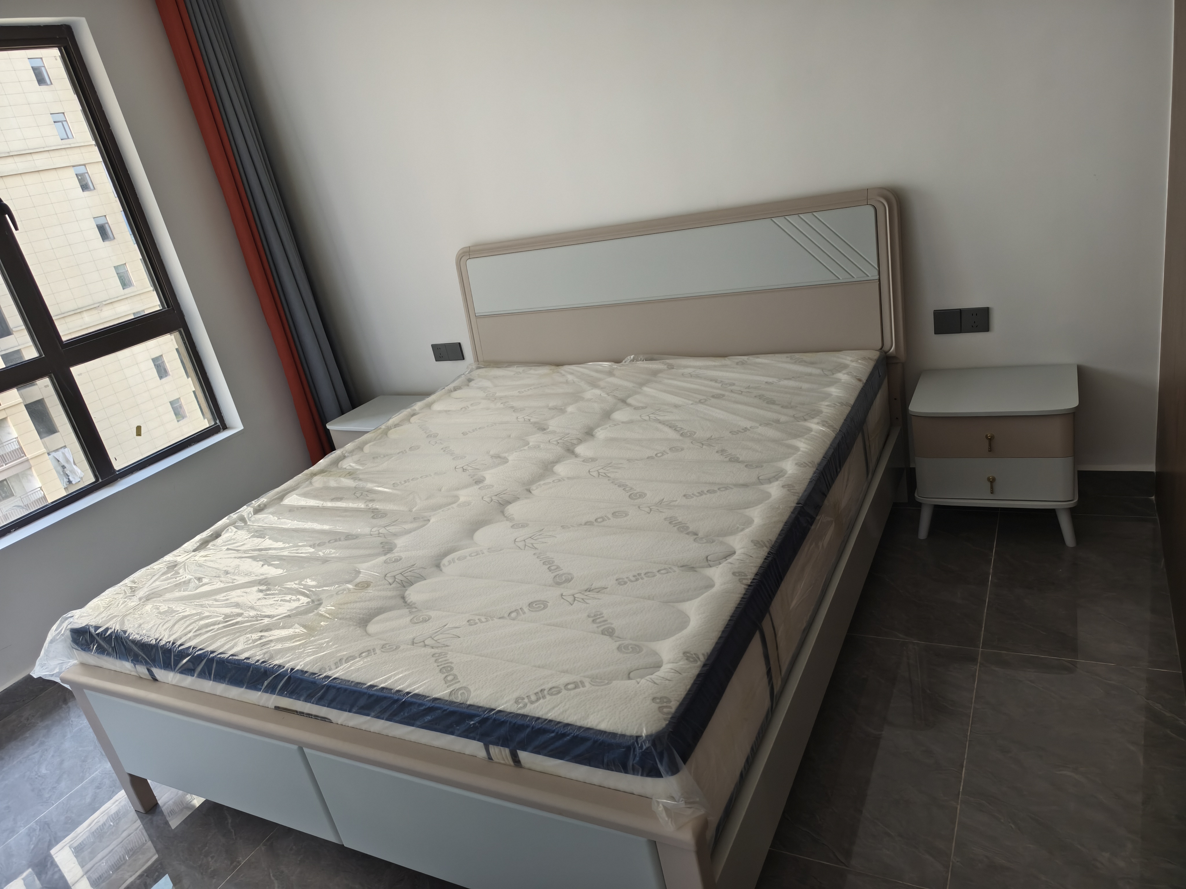 北建理想城 5室2厅2卫 2300.0元/月 北建理想城 5室2厅2卫 2300.0元/月室内图