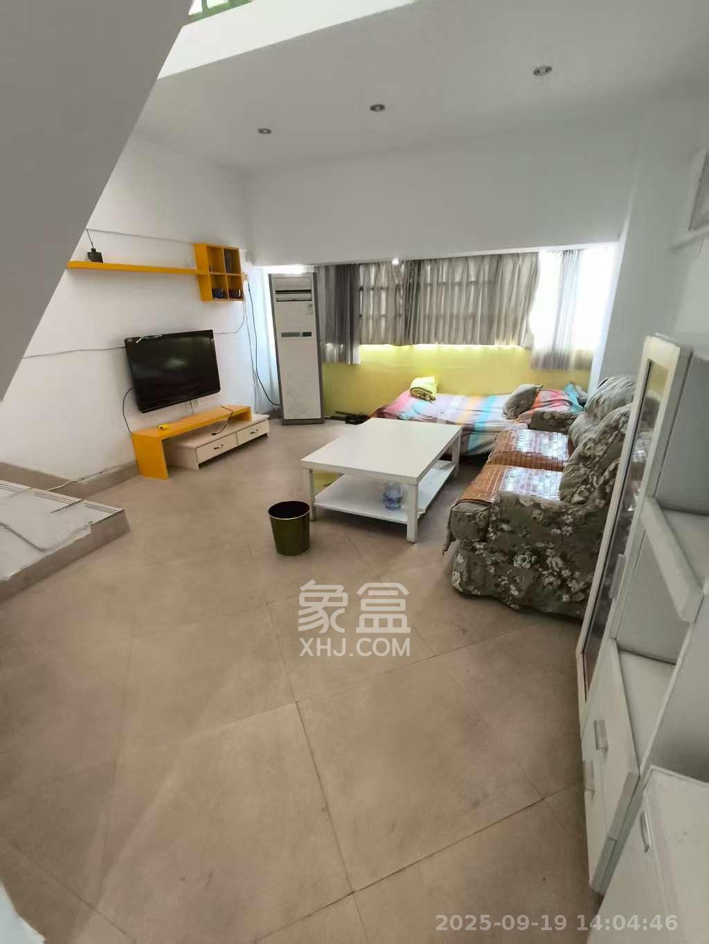 东园小区 2室2厅1卫 850.0元/月 东园小区 2室2厅1卫 850.0元/月室内图