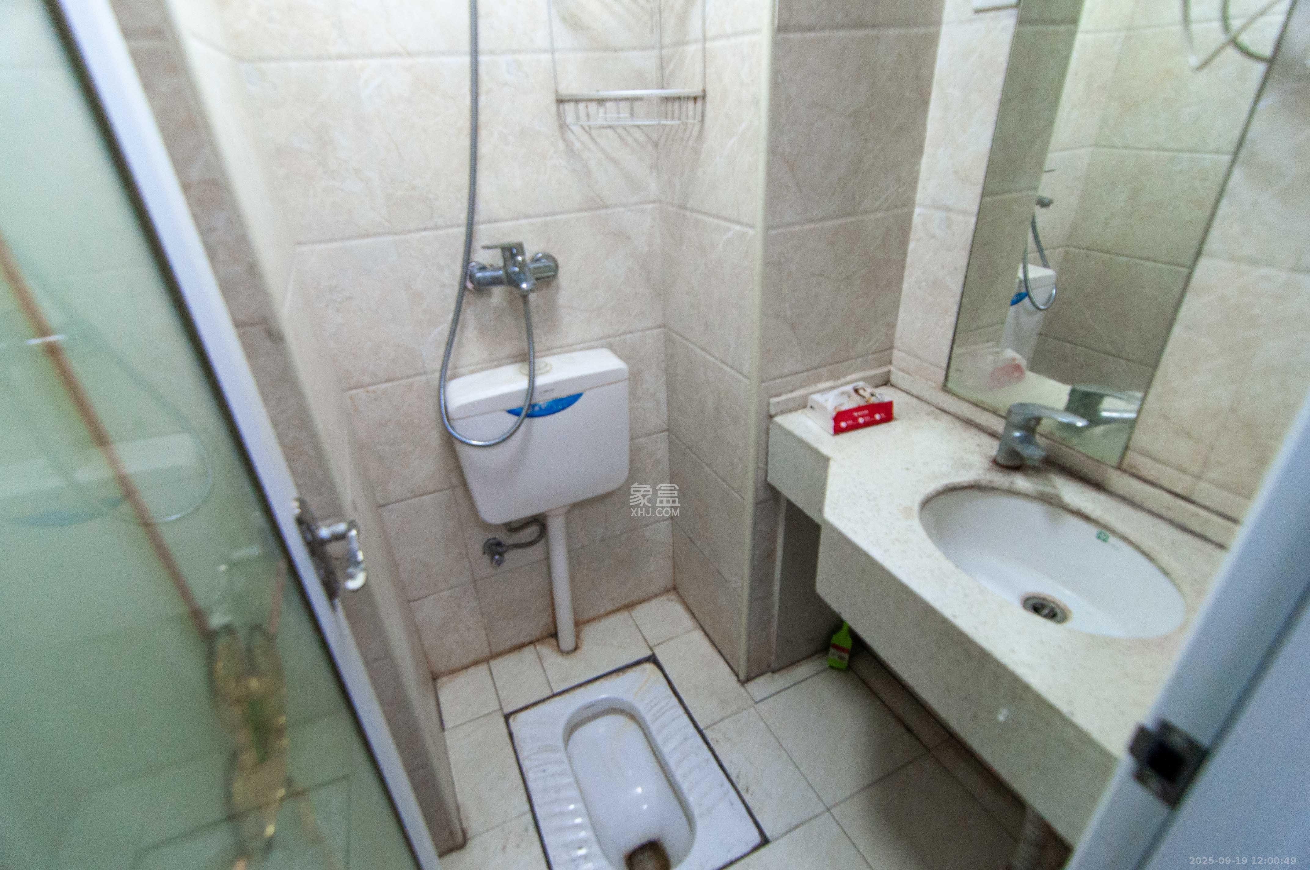 达美D6区  1室1厅1卫    17.0万 达美D6区  1室1厅1卫    17.0万卫生间