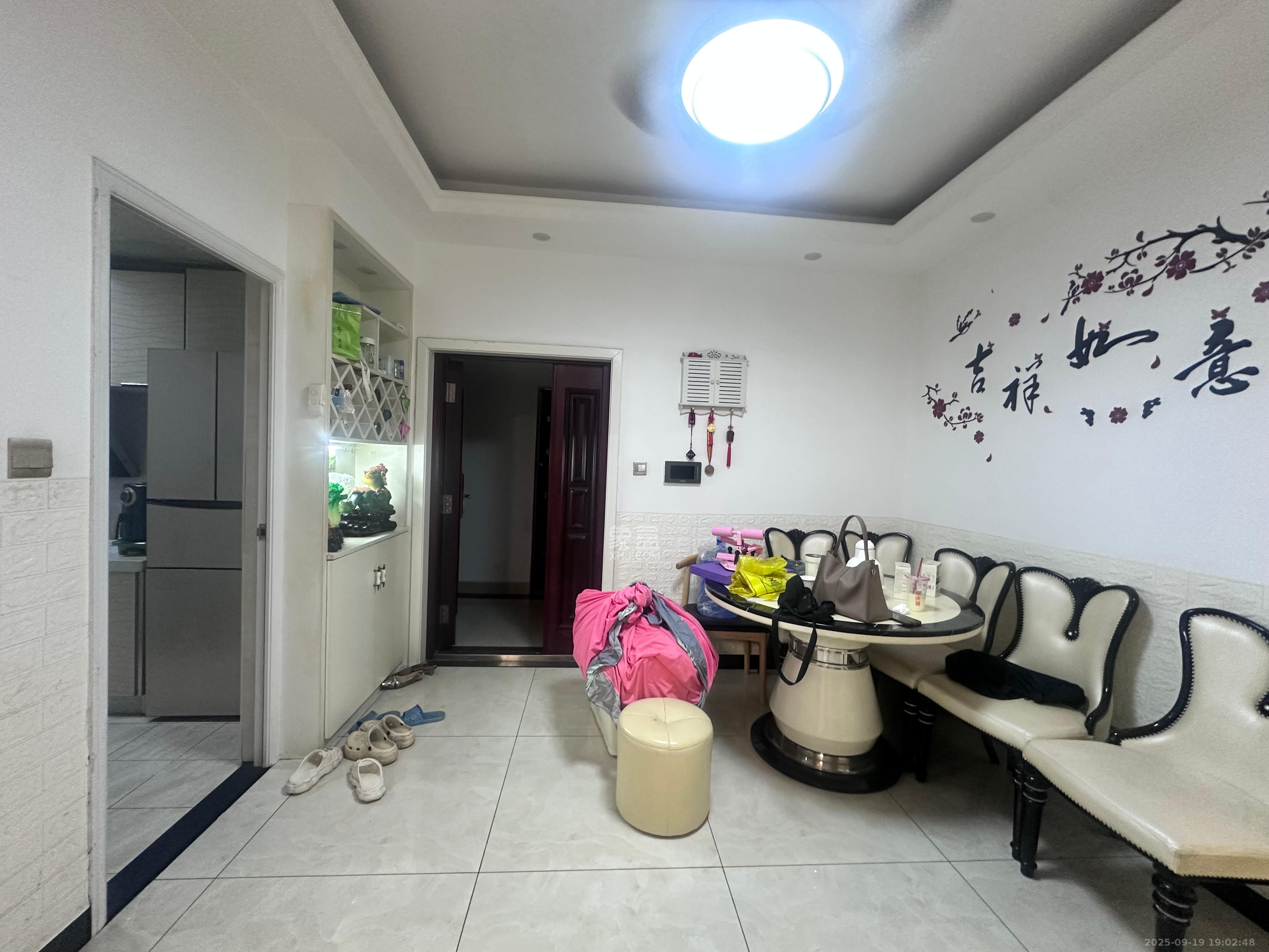 滨江一号（丰泰花园）  3室2厅1卫    1800.0元/月室内图