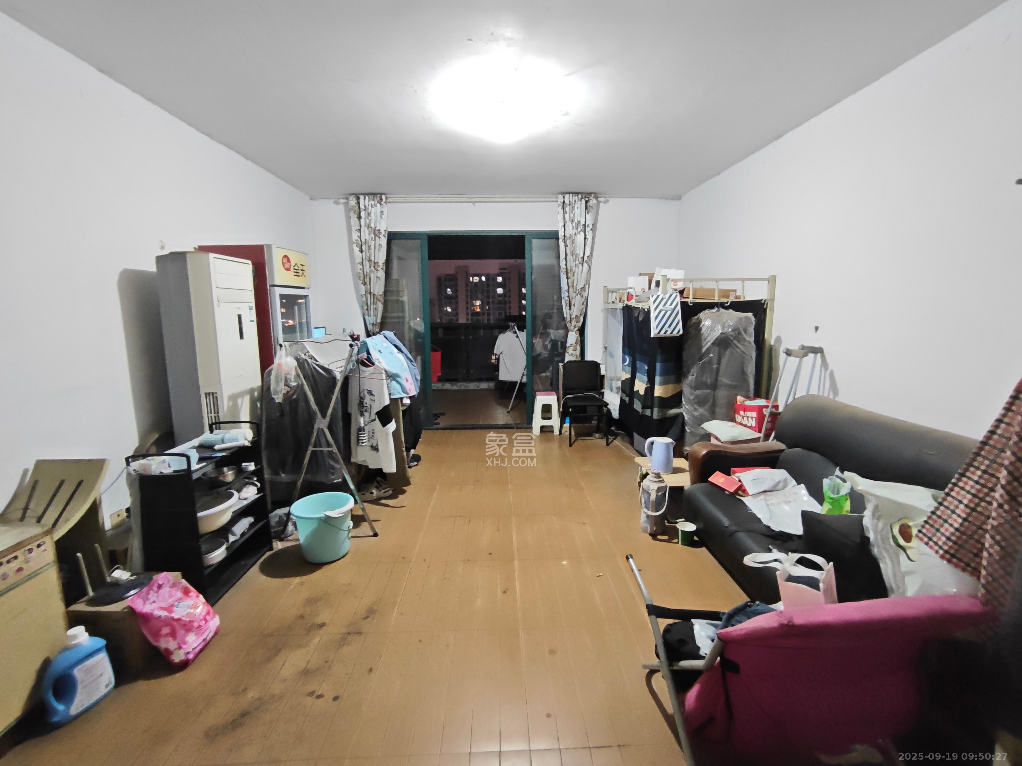 华盛世纪新城 4室1厅2卫 2000.0元/月 华盛世纪新城 4室1厅2卫 2000.0元/月室内图