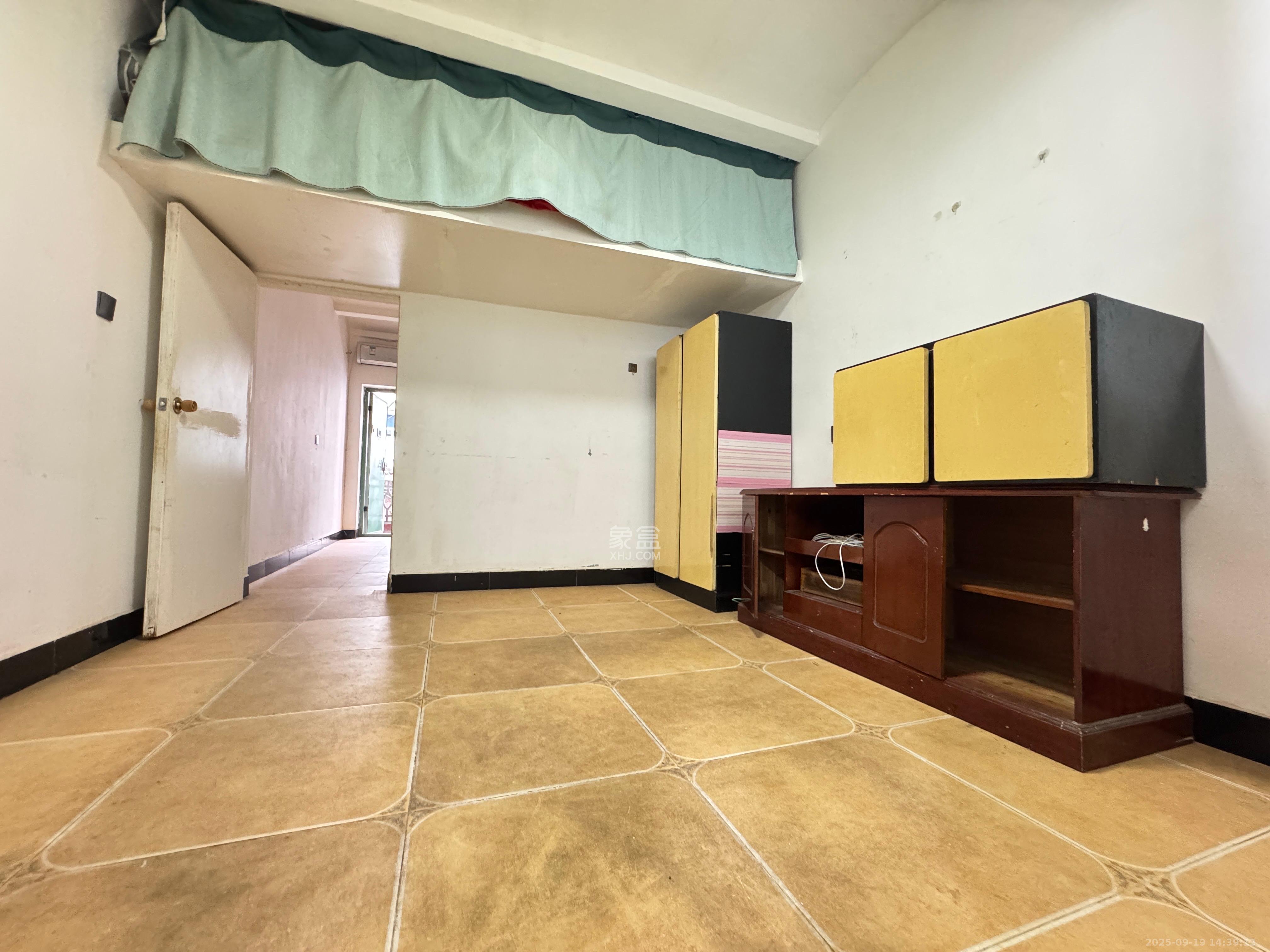 识字里社区 1室1厅1卫 1300.0元/月 识字里社区 1室1厅1卫 1300.0元/月室内图