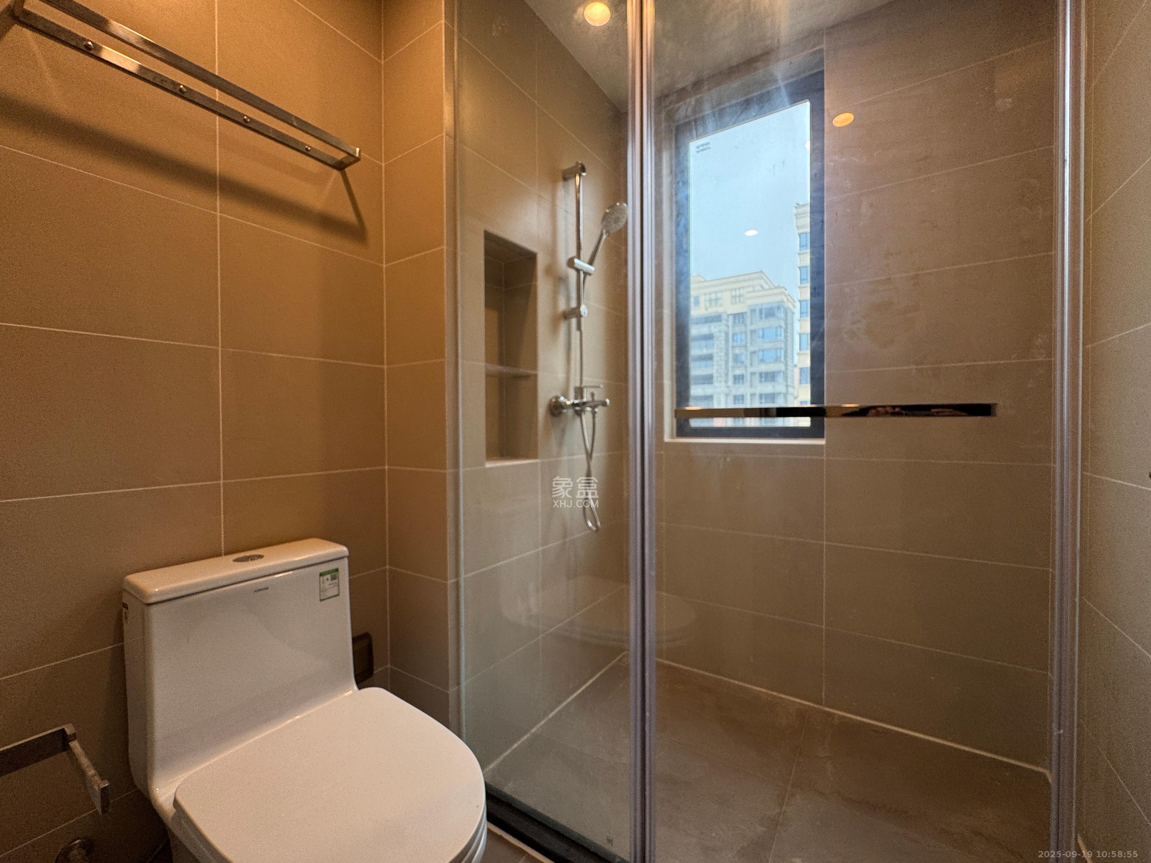 新力铂园(江山云著) 4室2厅2卫 4800.0元/月 新力铂园(江山云著) 4室2厅2卫 4800.0元/月室内图